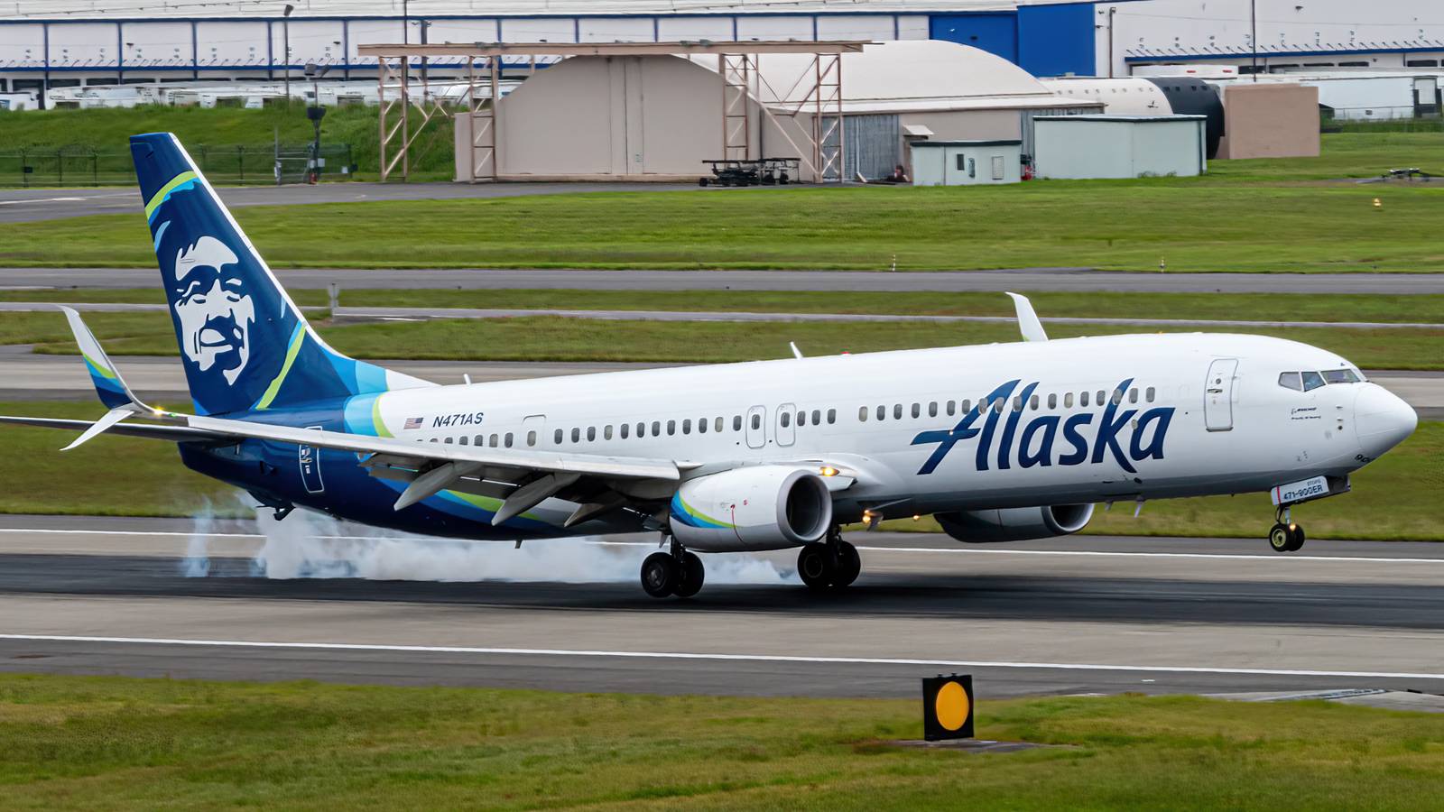 Alaska Airlines Flight Canceled After Boeing 737-900ER Door Allegedly Opened Twice