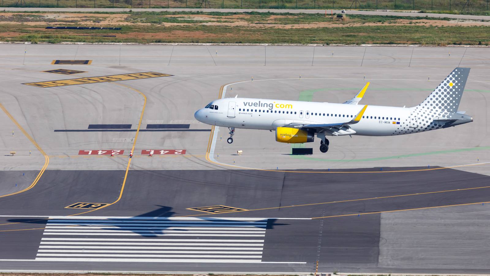 Are You Tom Or Tina? Win A Free Food Fight Flight With This European Airline