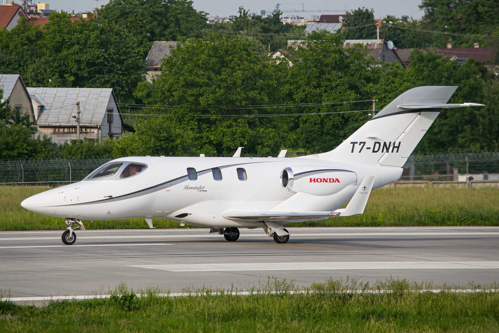 Using Vaunt: How To Catch Empty-Leg Chartered Flights For Cheap?