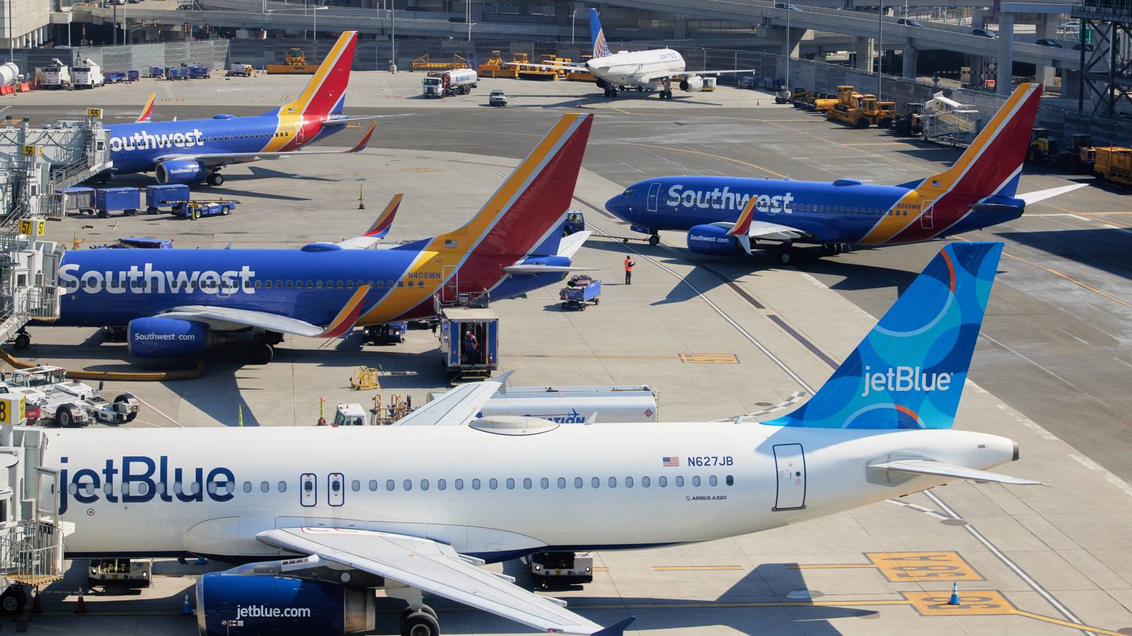 Over 730 Cancelations: Severe Weather Prompts Ground Stops At New York & Washington DC Airports
