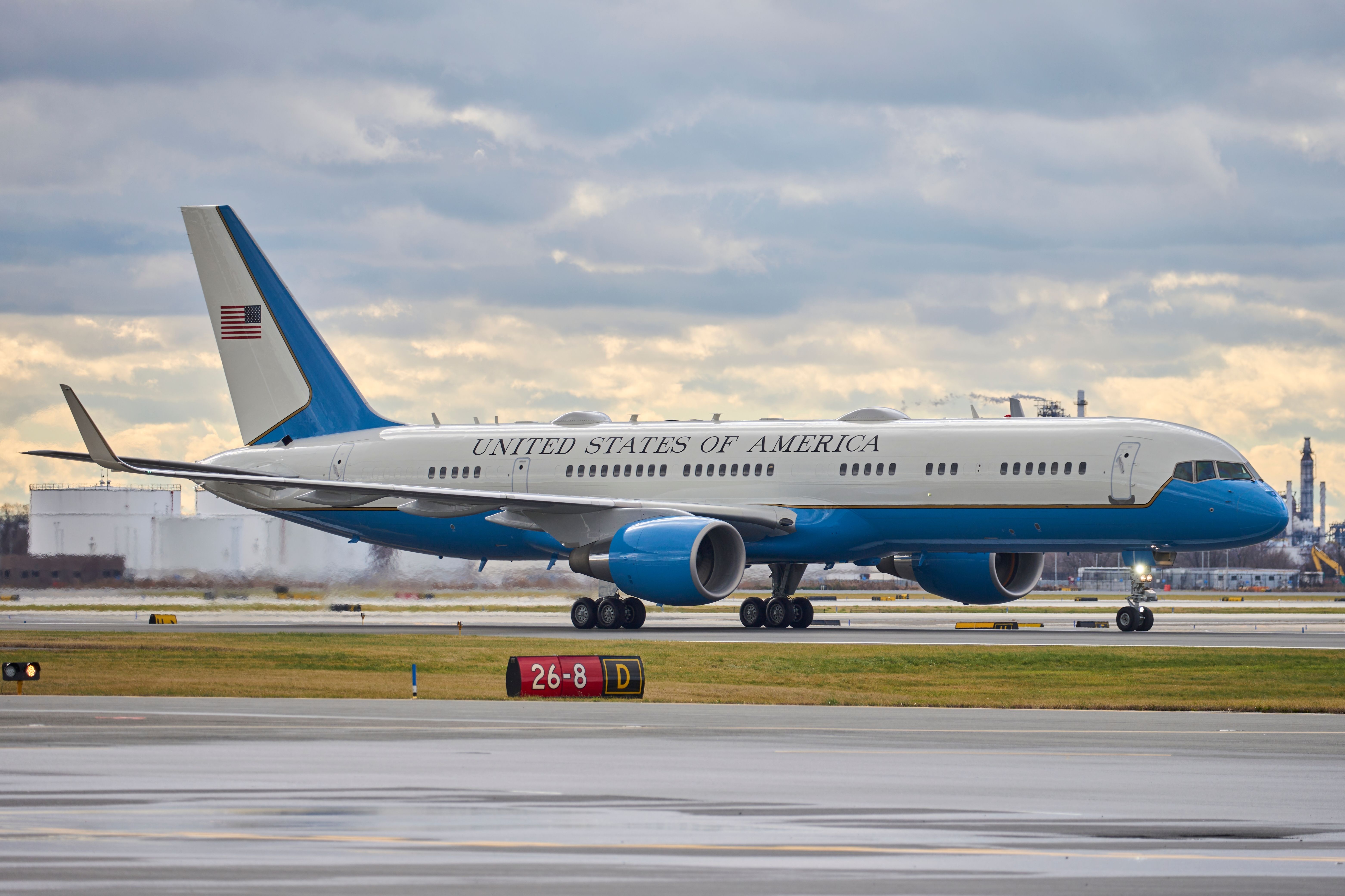 Air Force Two Envy: Vance Surprises Harris At Wisconsin Airport To See His Future Plane