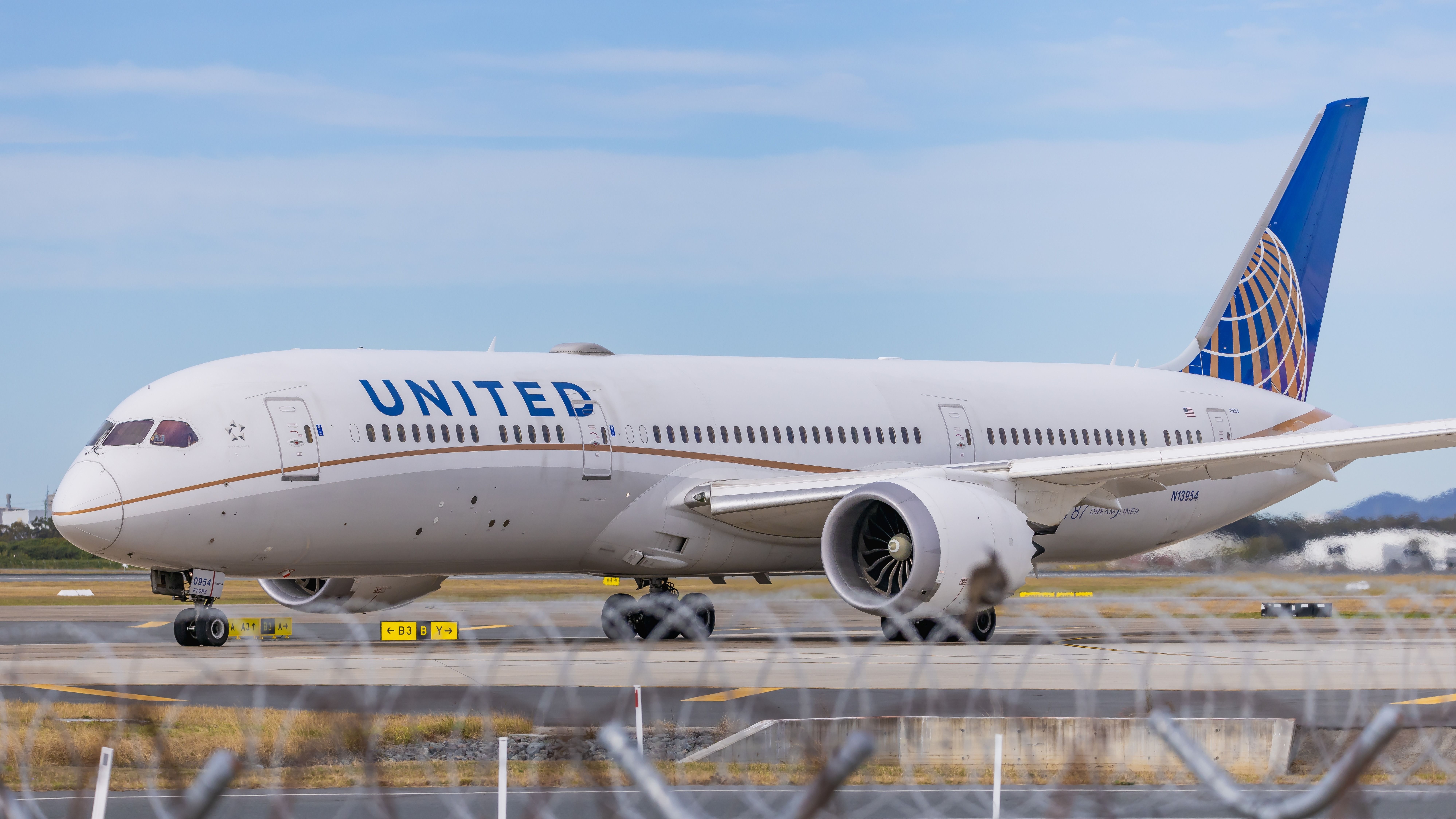 United Airlines Diverts 4 Tokyo-Bound Flights After Russian