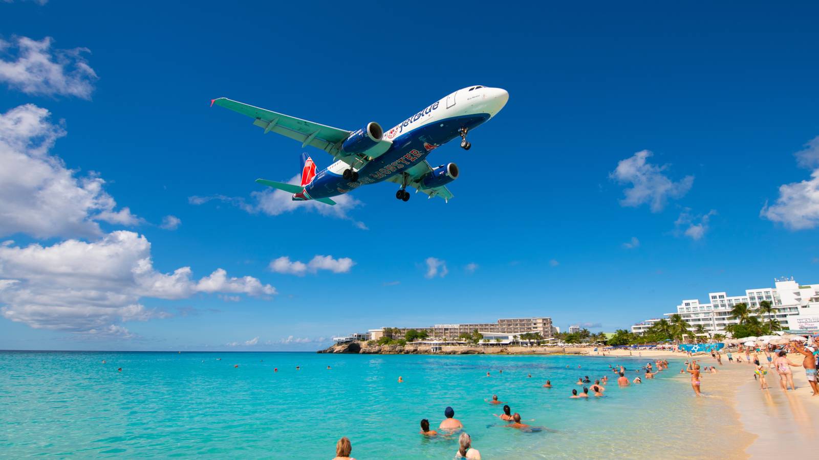 5 Stunning Beach Locations Where Planespotting Is That Little Bit More Spectacular