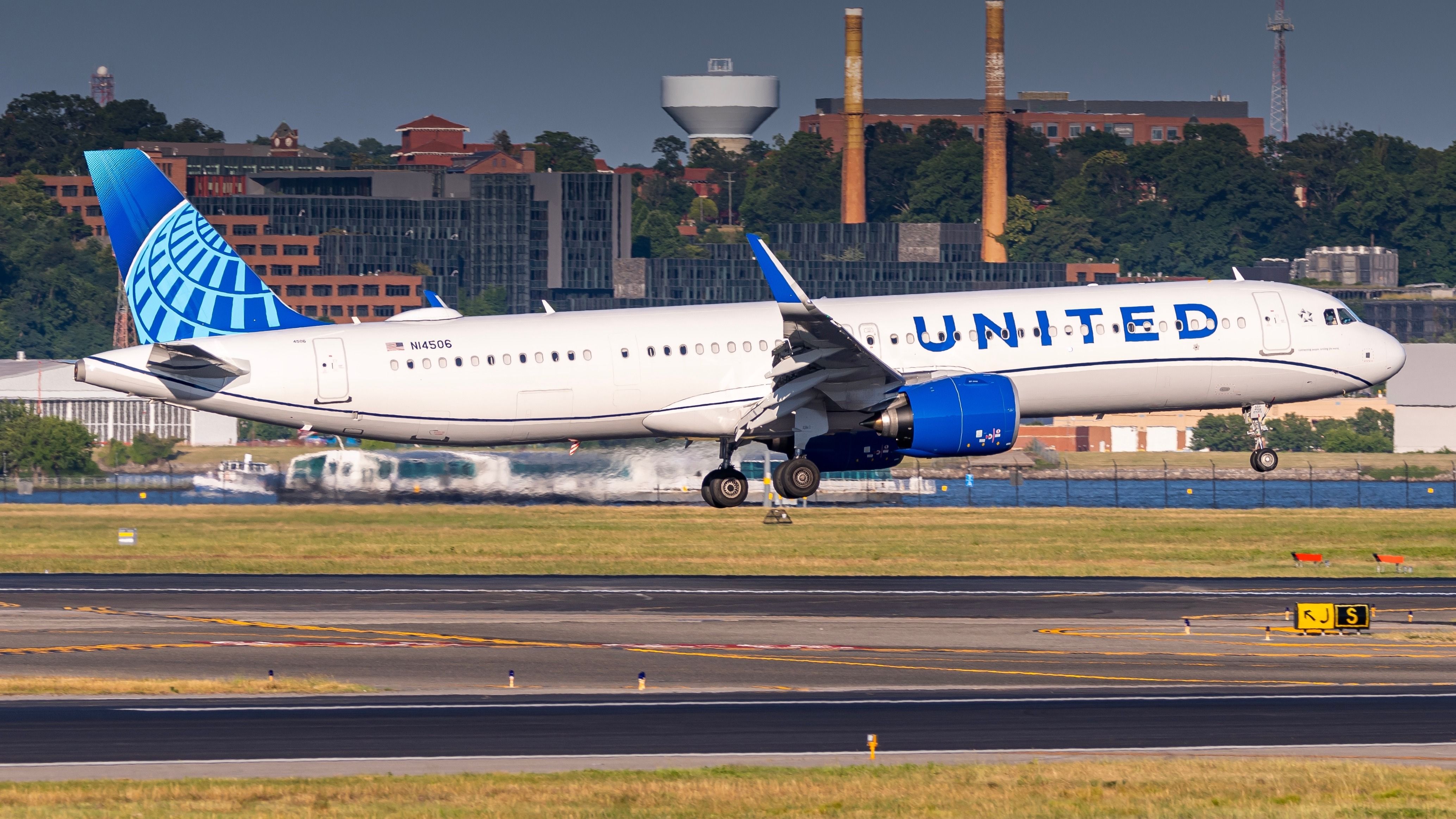United Airlines Schedules The Airbus A321neo & Boeing 777-200ER On