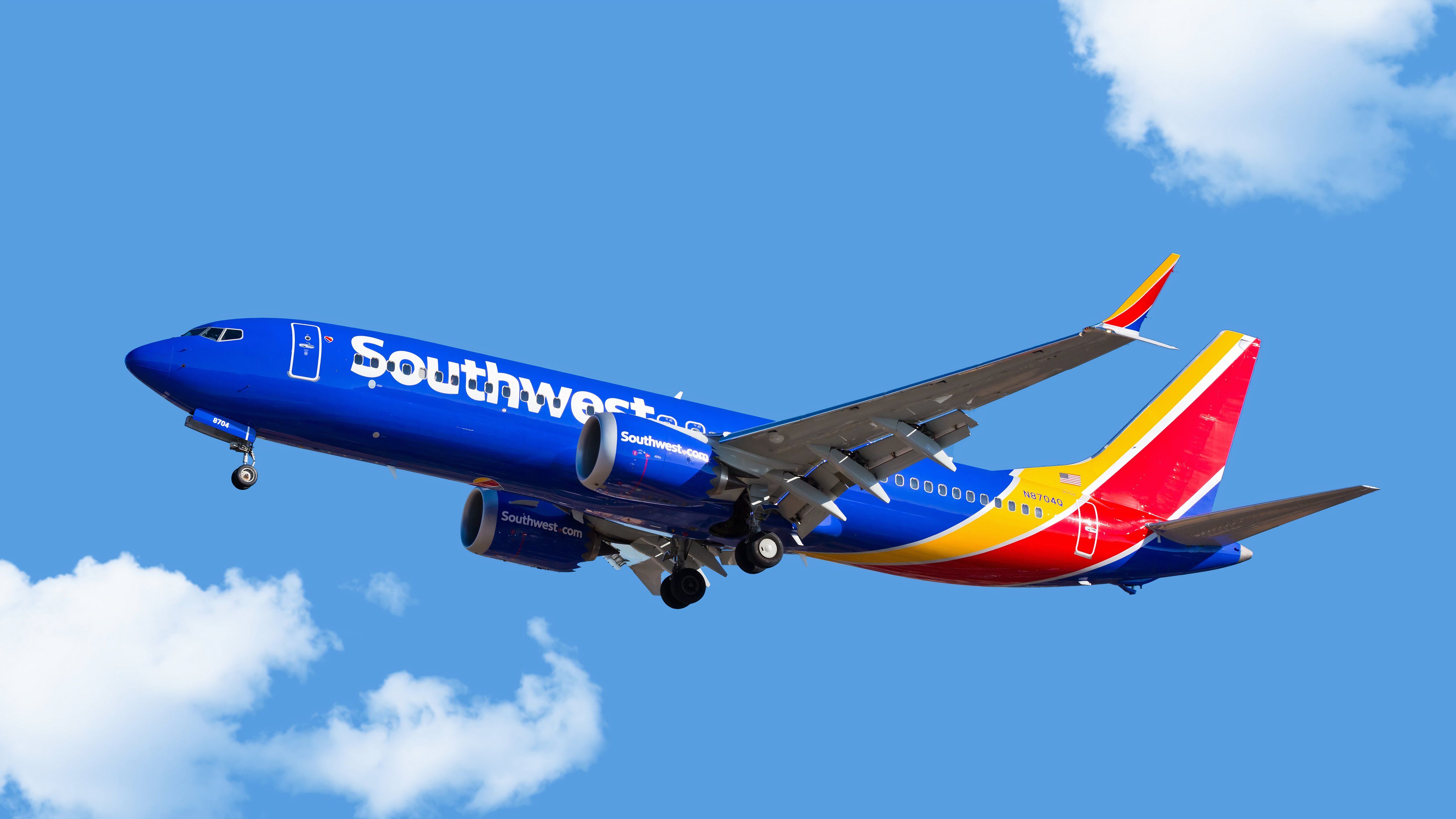 Southwest Airlines 737-8 MAX Diverts To Nashville After Engine