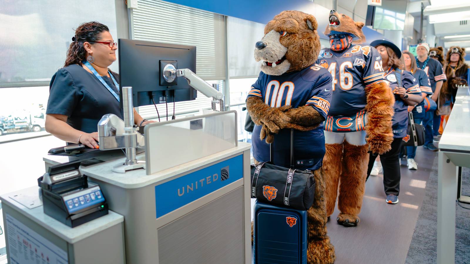 United Airlines Makes Life Easy For Chicago O'Hare Bears Fans