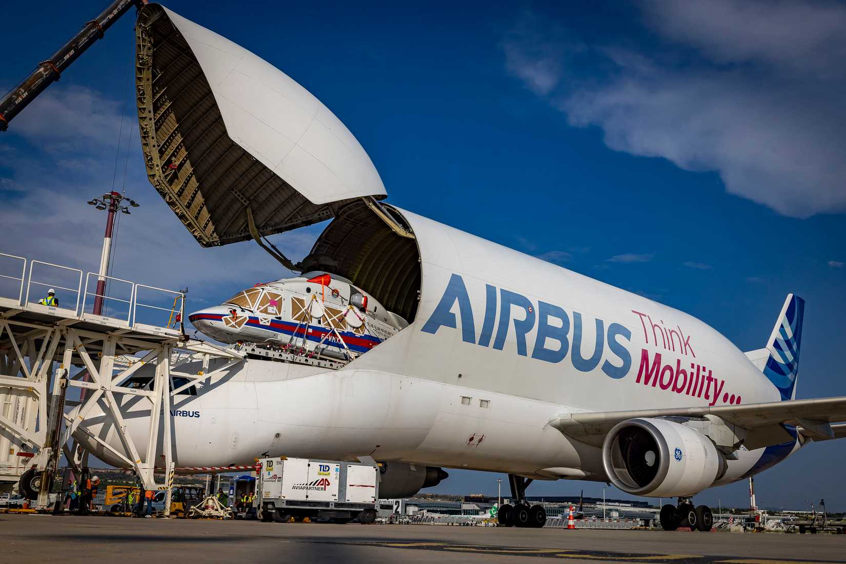 Airbus's Beluga Super Transporter Flies 2 H175 Helicopters To China