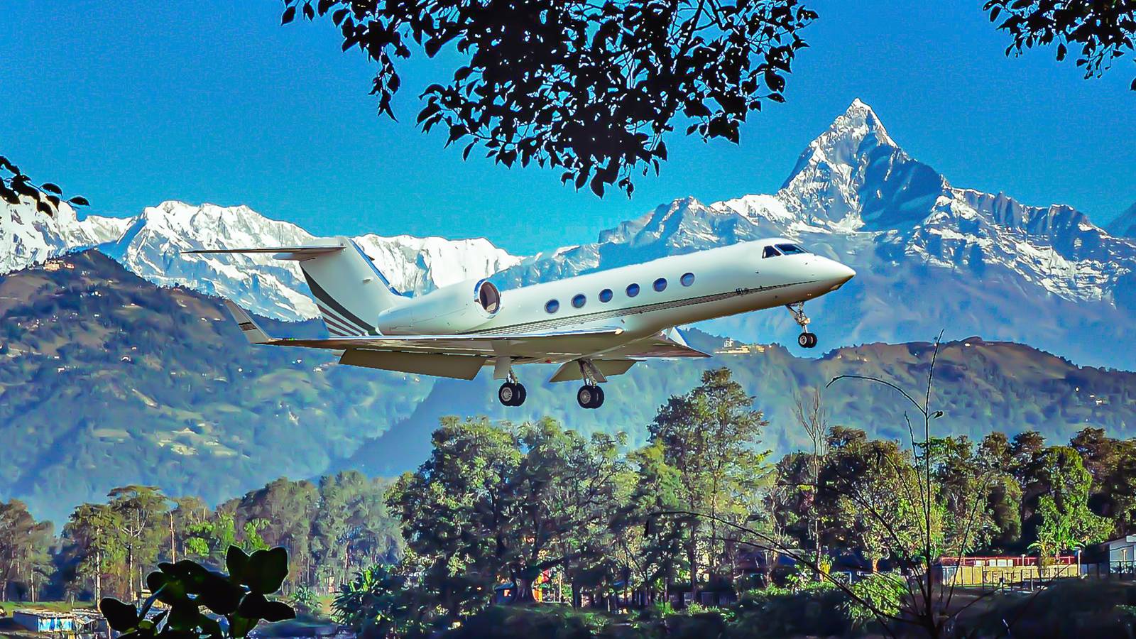 Examined: The Gulfstream G450 That Blake Shelton Flies