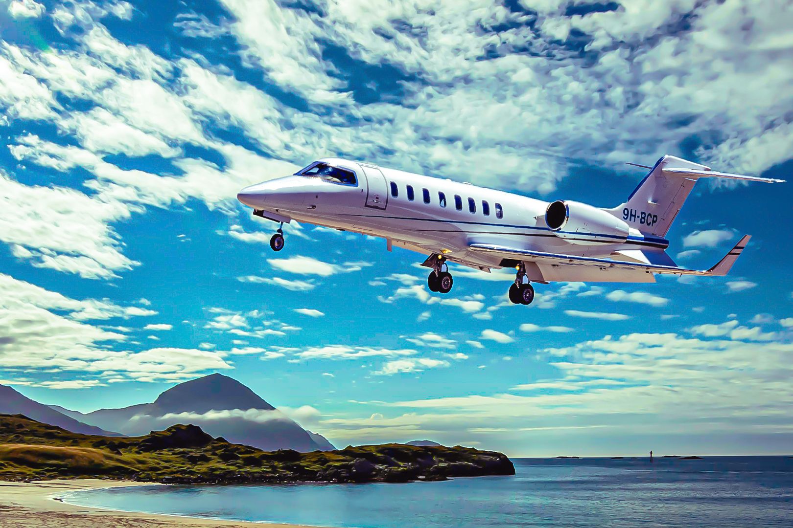 A Look At The 4 Largest Learjet Aircraft Produced
