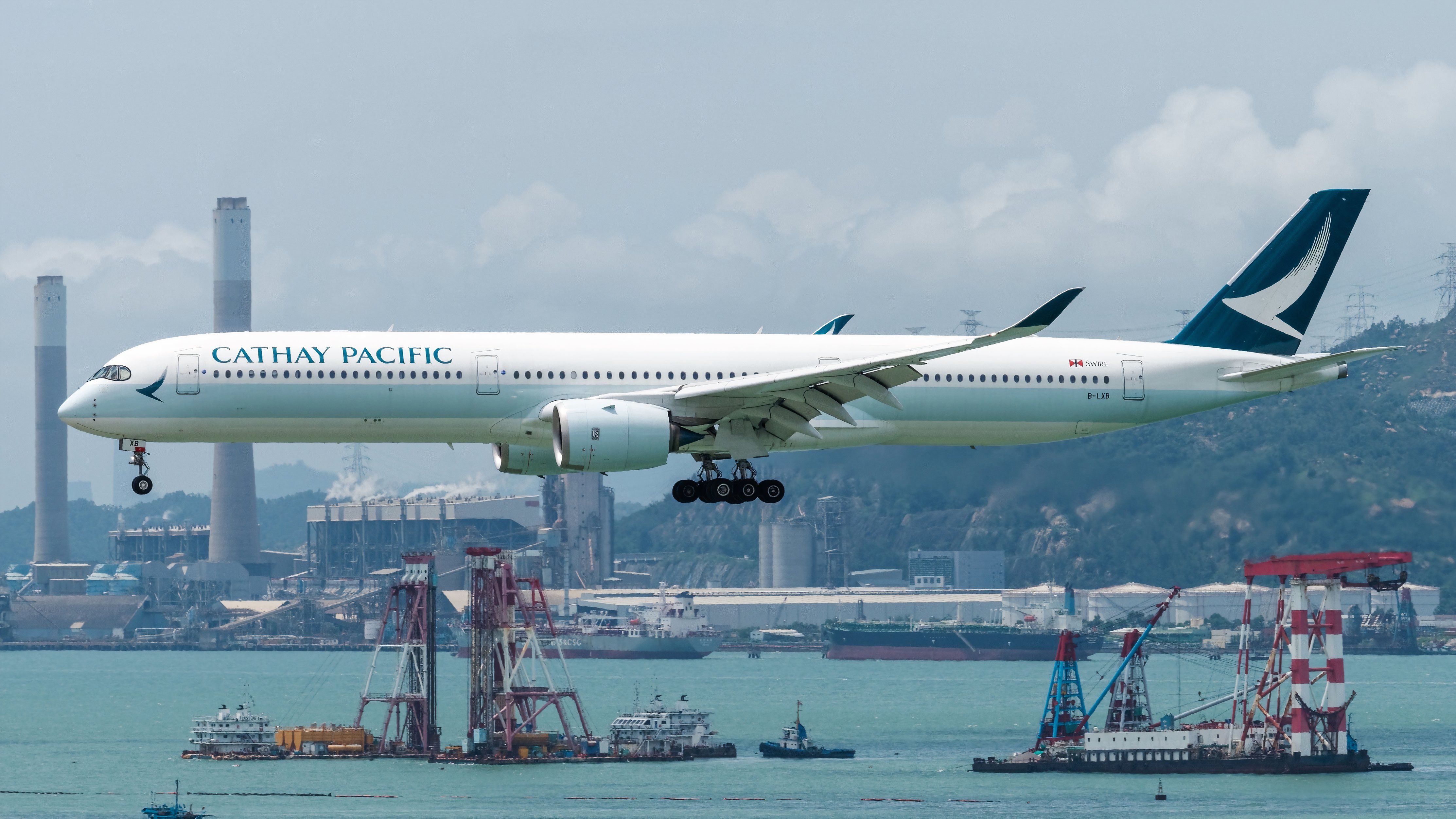 Cathay Pacific Airbus A350-1000 Returns To Boston After Cabin