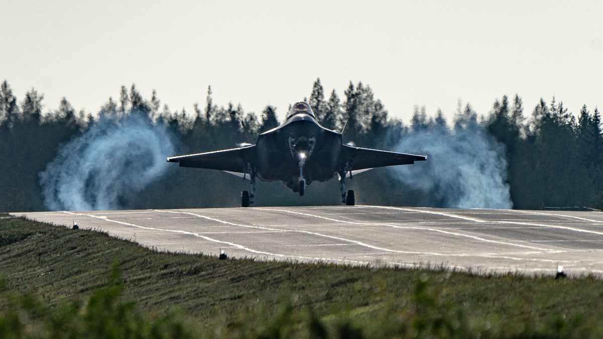 2 US Air Force F-35A Lightning II Fighter Jets Land On Finnish Highway
