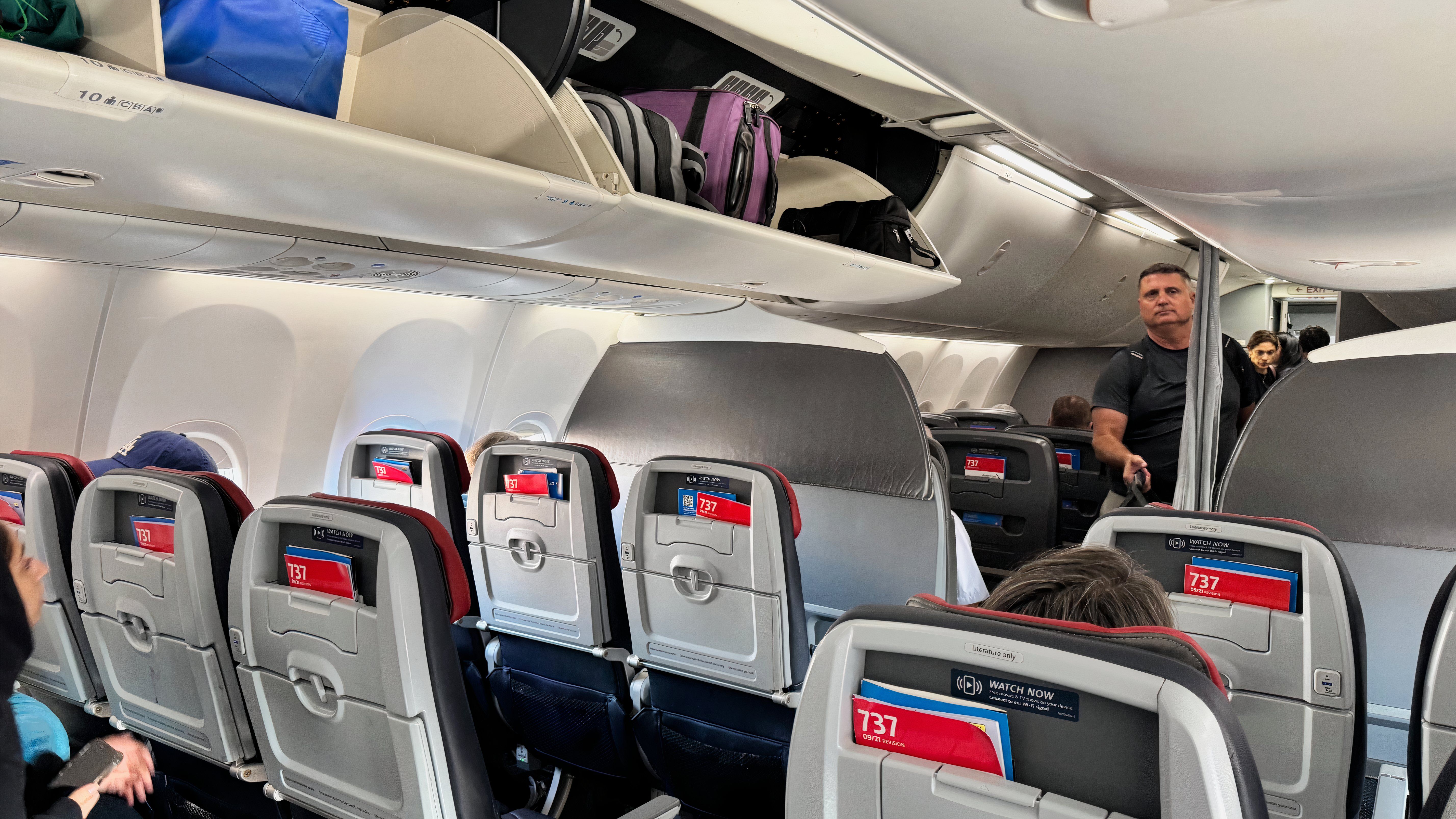 Flight Review: American Airlines Boeing 737-800 Main Cabin From