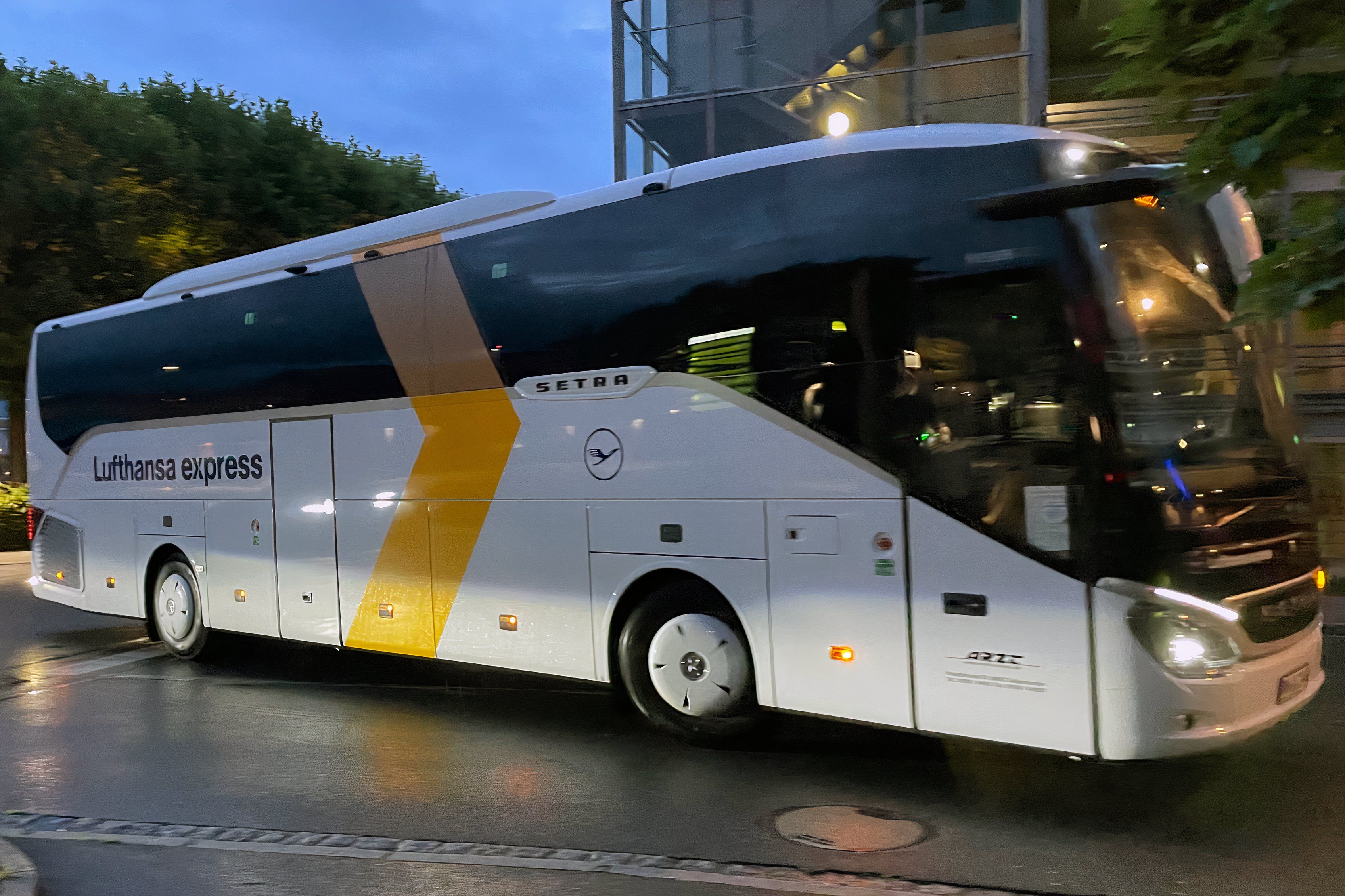 "Flight" Review: Lufthansa's Express Bus Connecting Nuremberg & Munich