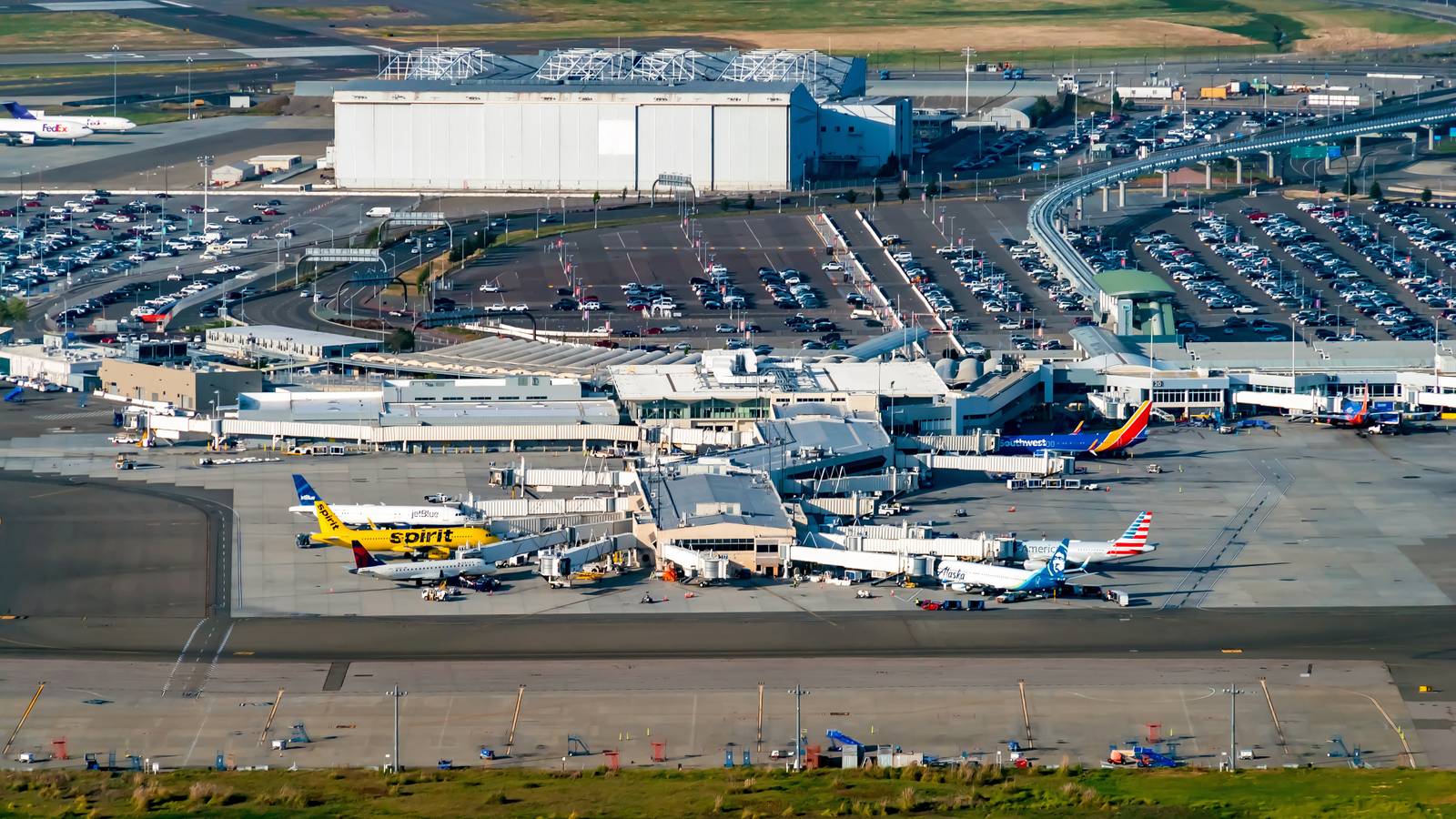 "Infringing New Name": Bay Area Passengers Are Going To The Wrong Airport After OAK Name Change