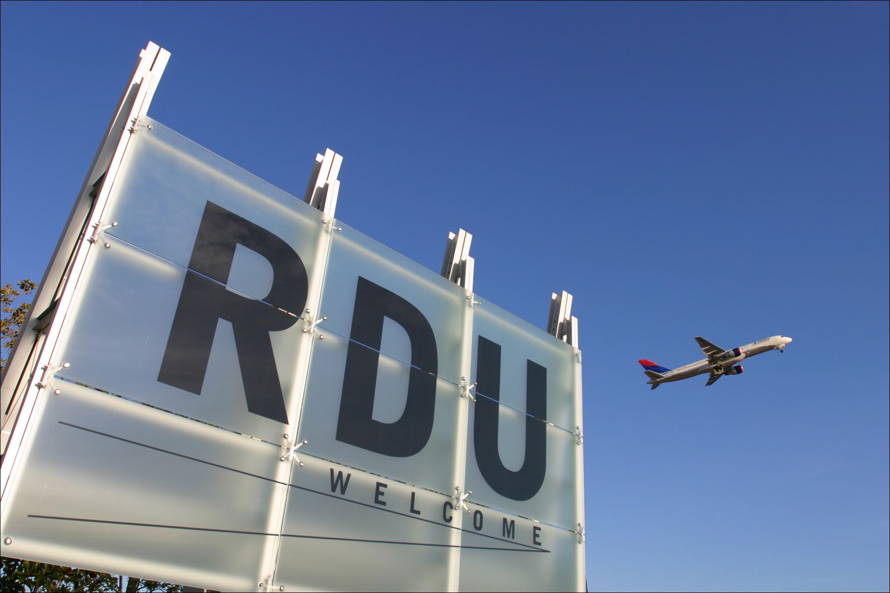 Equipment Malfunction Prompts Delays At Raleigh–Durham  International Airport