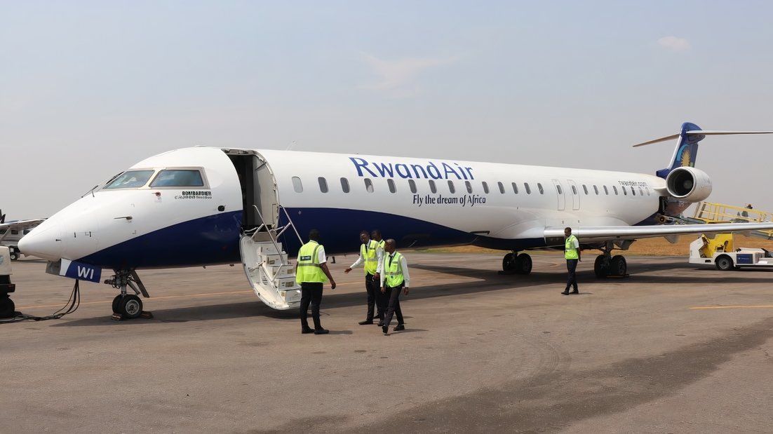 Ending Soon: The World’s Longest 1-Stop CRJ900 Flights That Take Up To 6h 50m