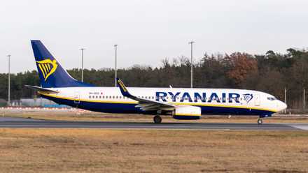 Ryanair B737 by Tom Boon, from simple flying