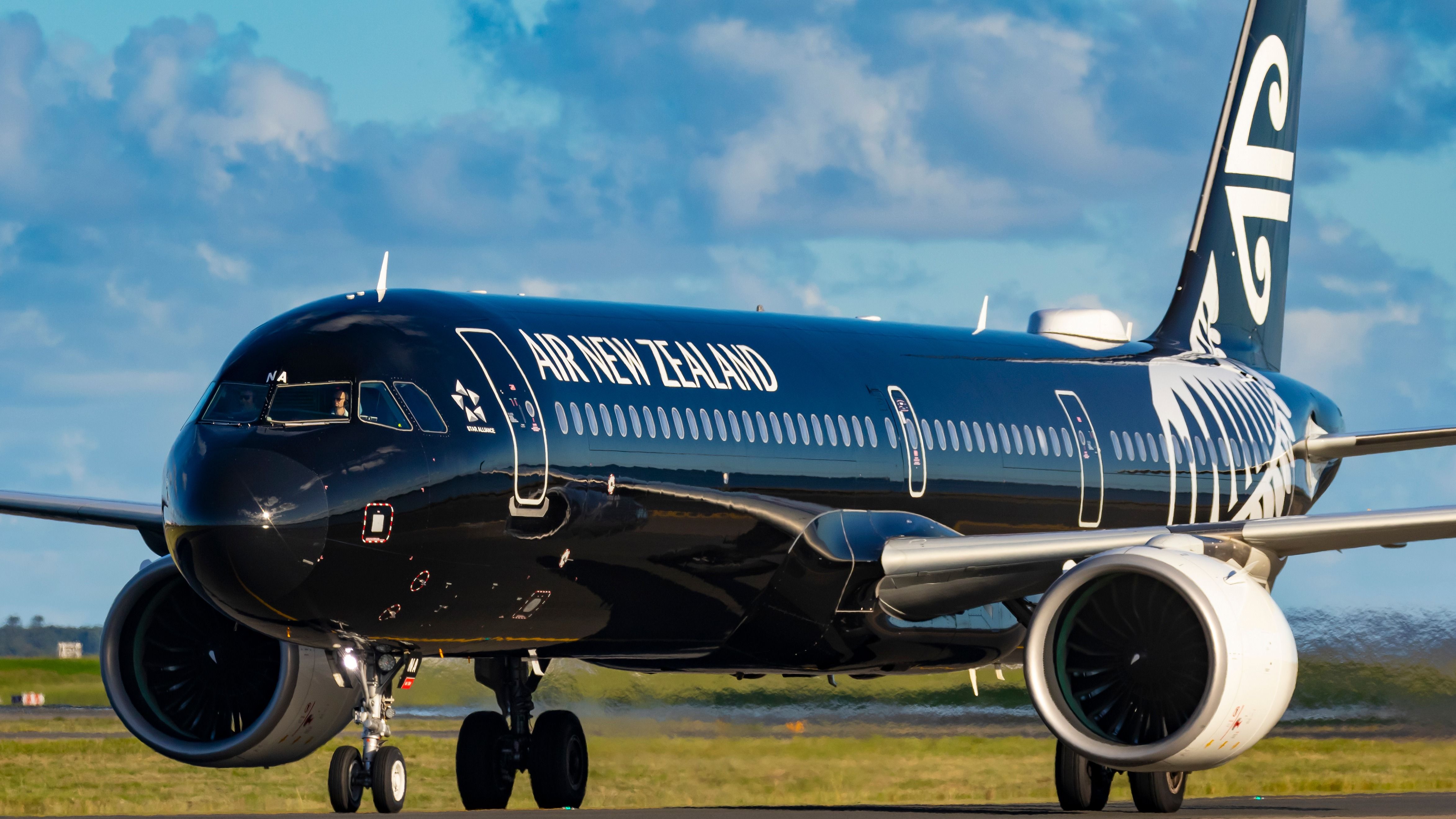 Air New Zealand Airbus A321neo Diverts To Auckland Following Hard