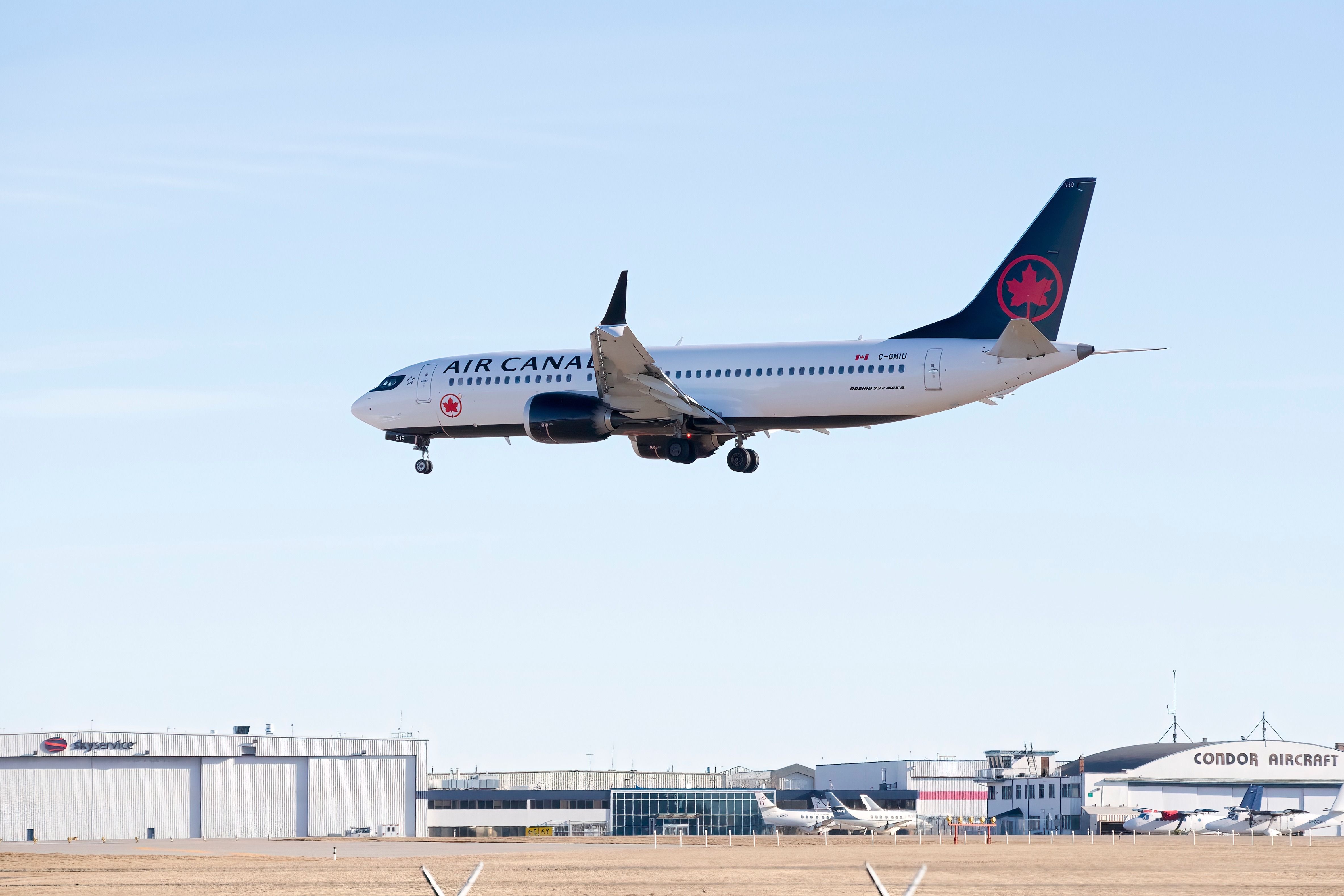 Air Canada Seeks To Avert Strike With Reported 30% Pay Raise For Pilots