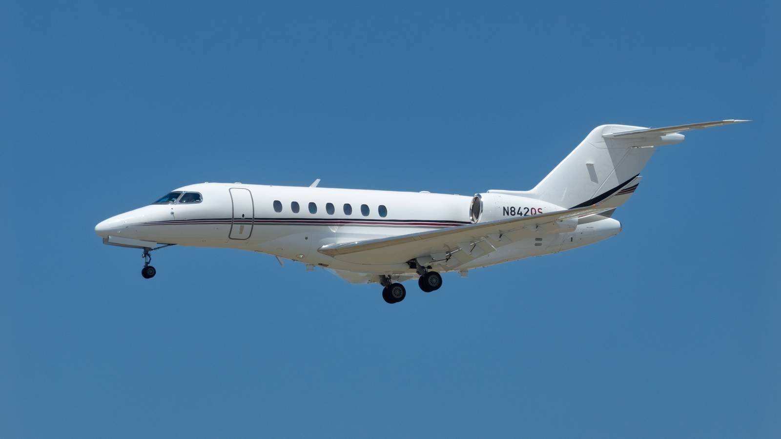 Stratos Jets Begins Accepting Cryptocurrency For Private Jet Charters