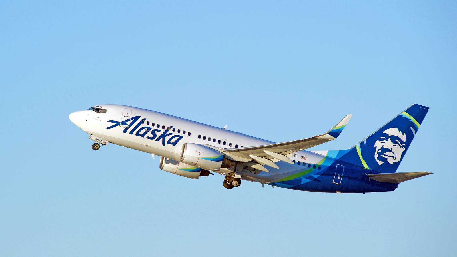 Alaska Airlines Is Giving $25 Off Flights To New Mileage Plan Members