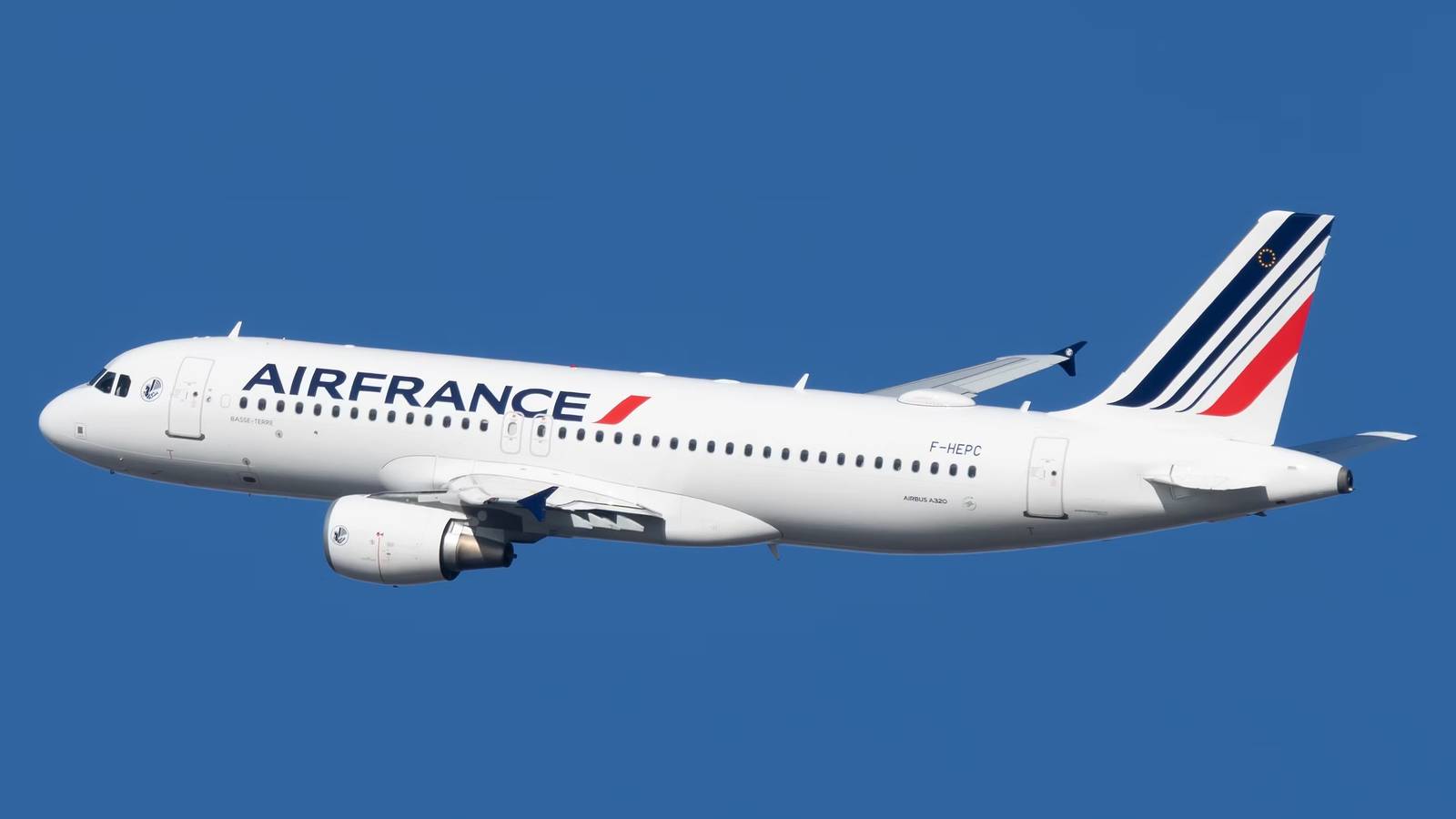 Air France to Charge for Onboard Food