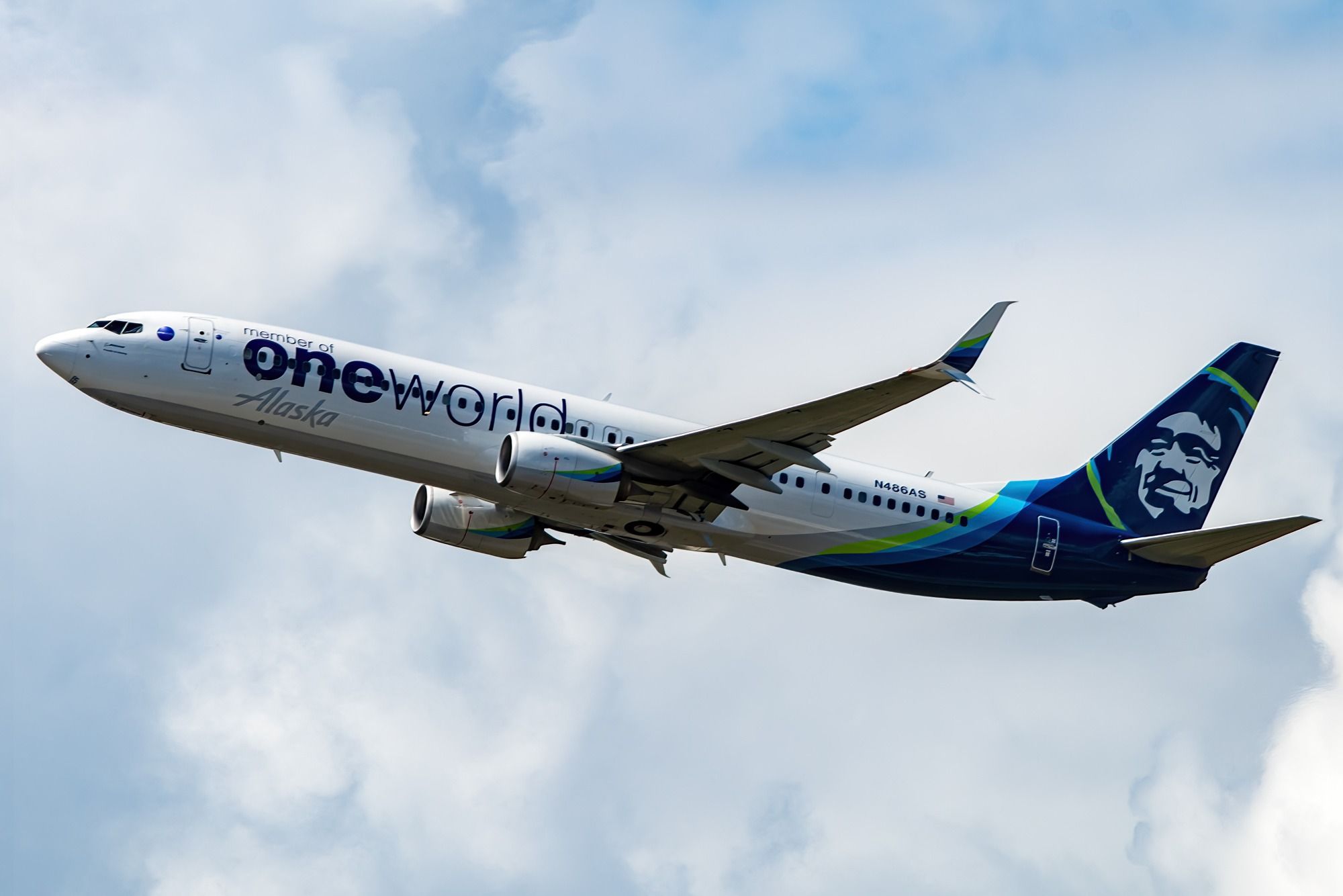 Sustainability To The Test: Alaska Airlines Tries Out Reusable Cups Inflight