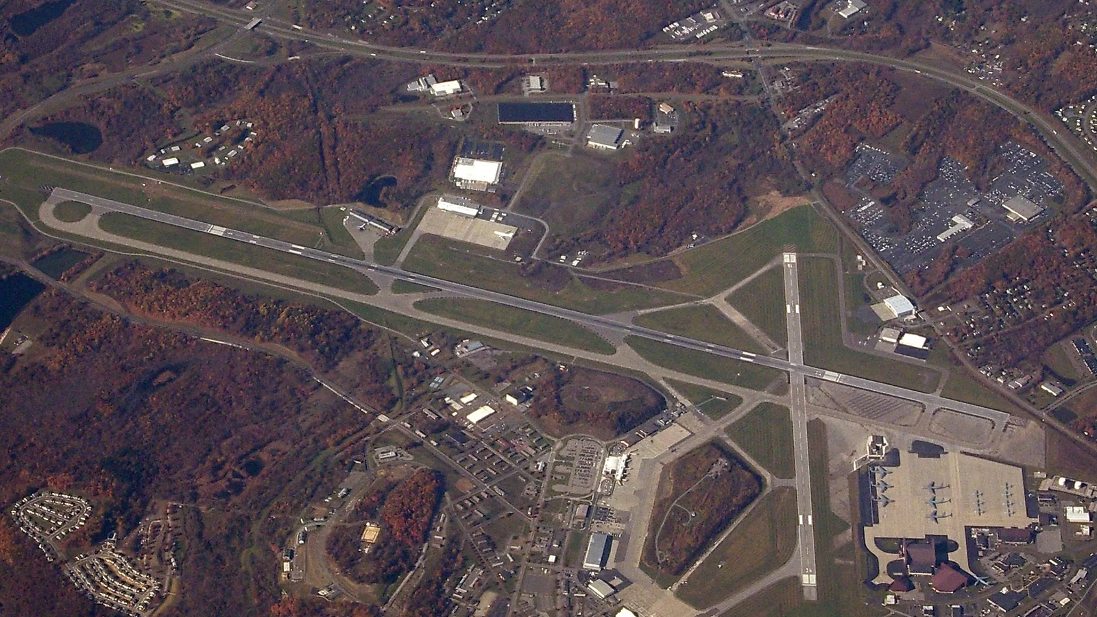 Heading To Sleepy Hollow Or Salem? Here Are The Nearest Airports