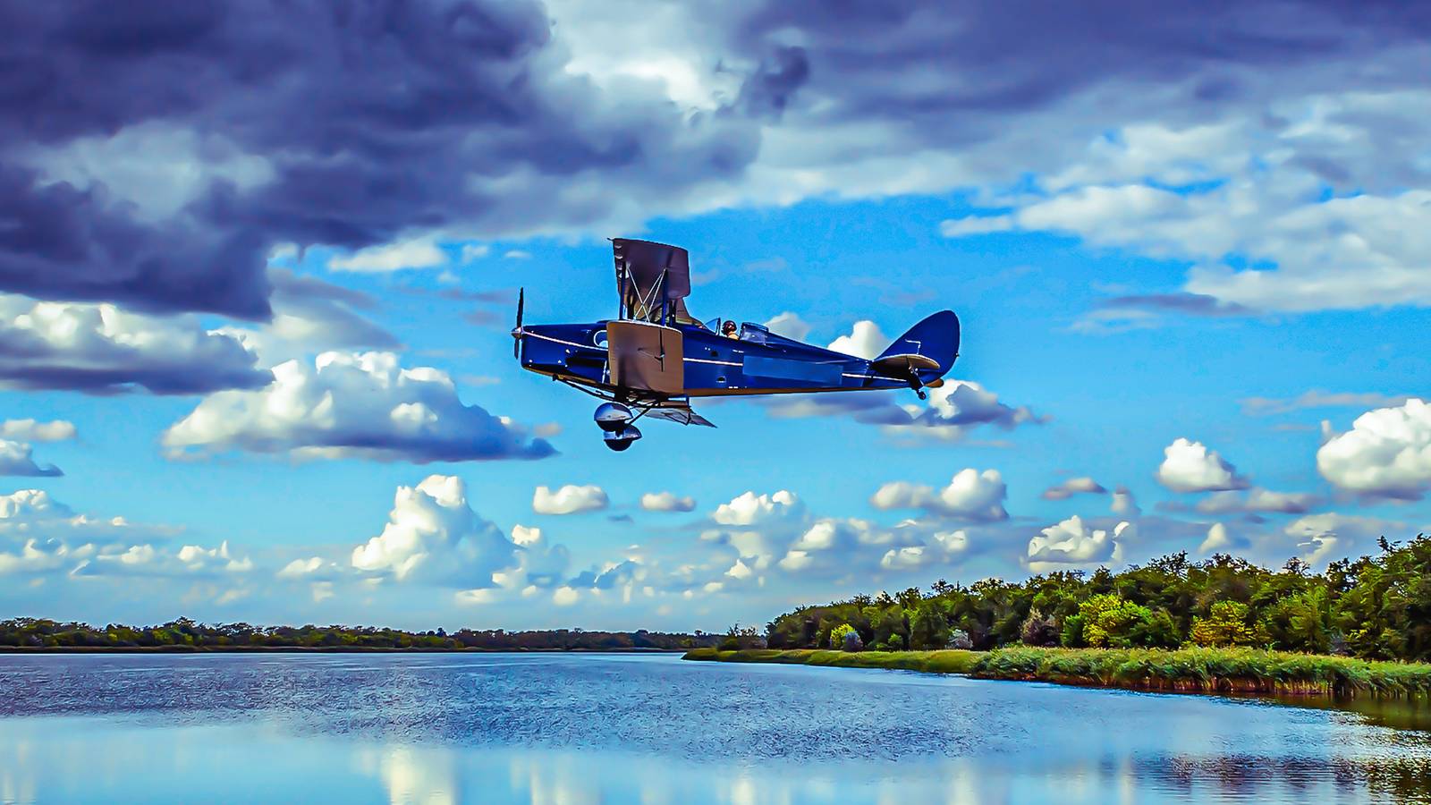 A Closer Look At The De Havilland Fox Moth