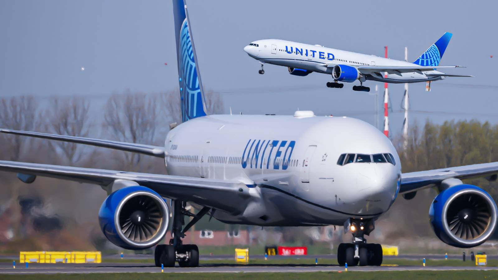 How Does United Airlines Configure Its Boeing 777s?