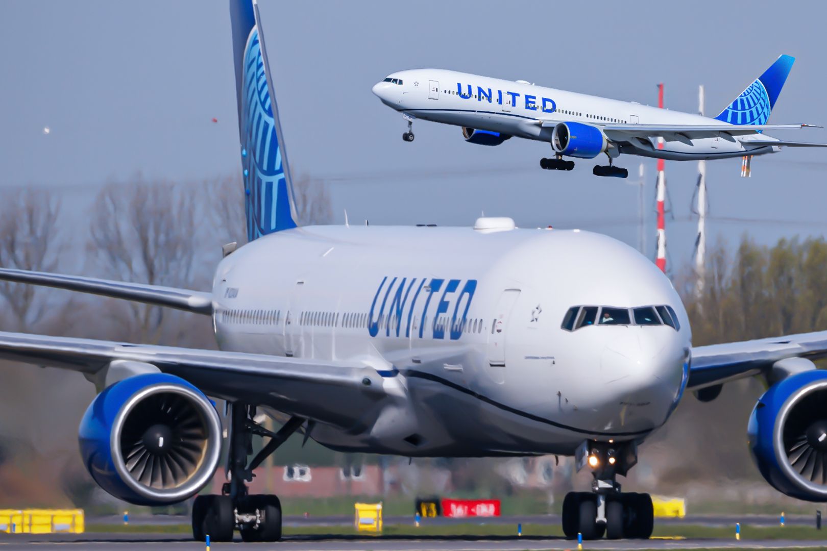 How Does United Airlines Configure Its Boeing 777s?