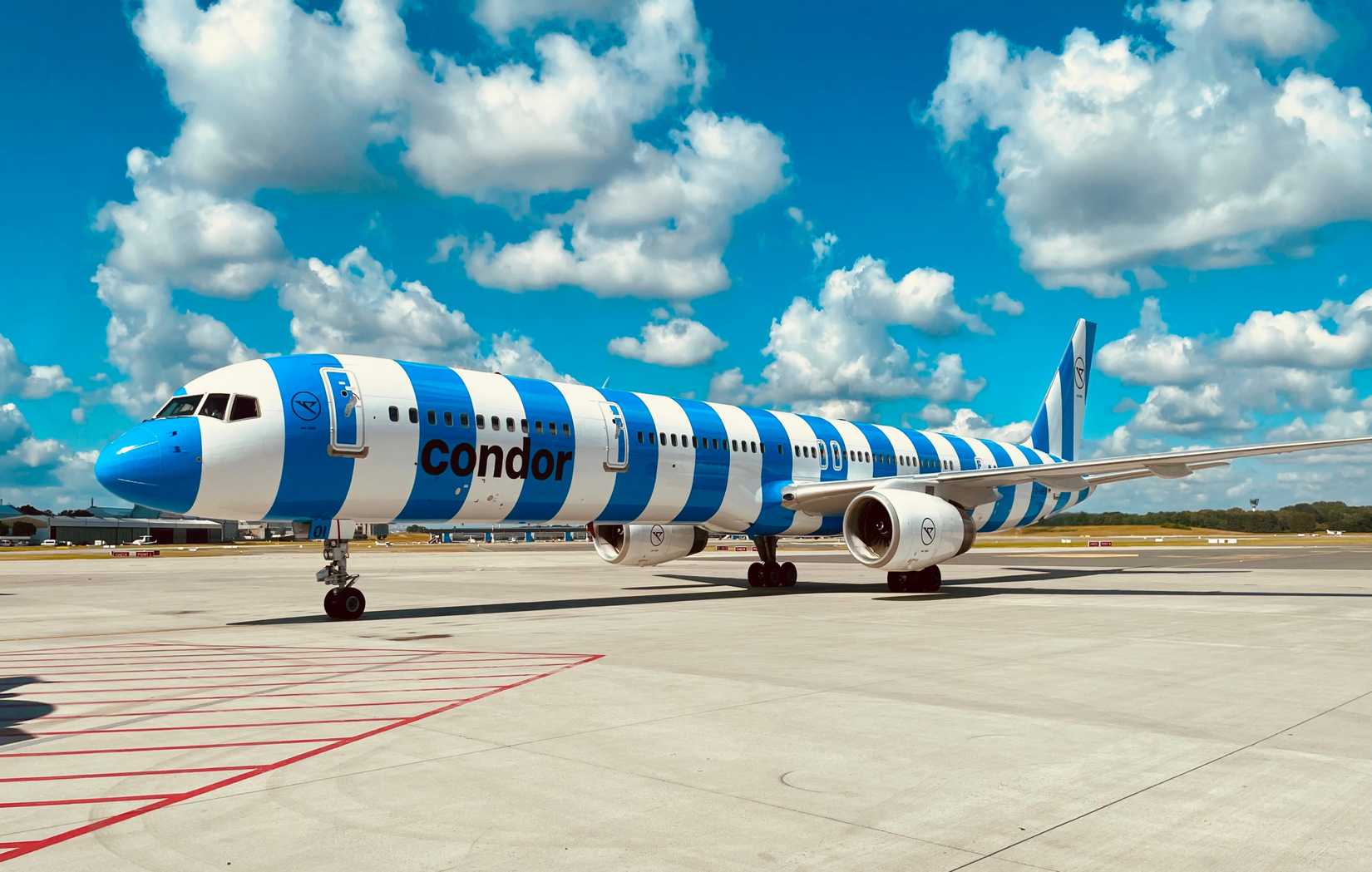 Condor Boeing 757-300 D-ABOI Sea Livery at Hamburg 16:0