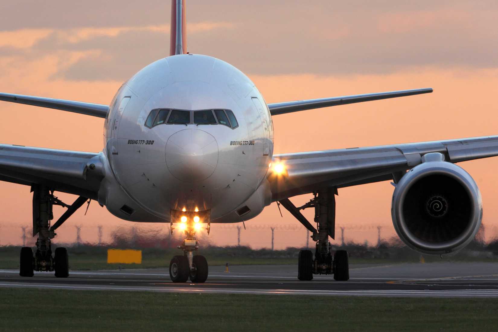 Emirates Boeing 777-300ER taxiing