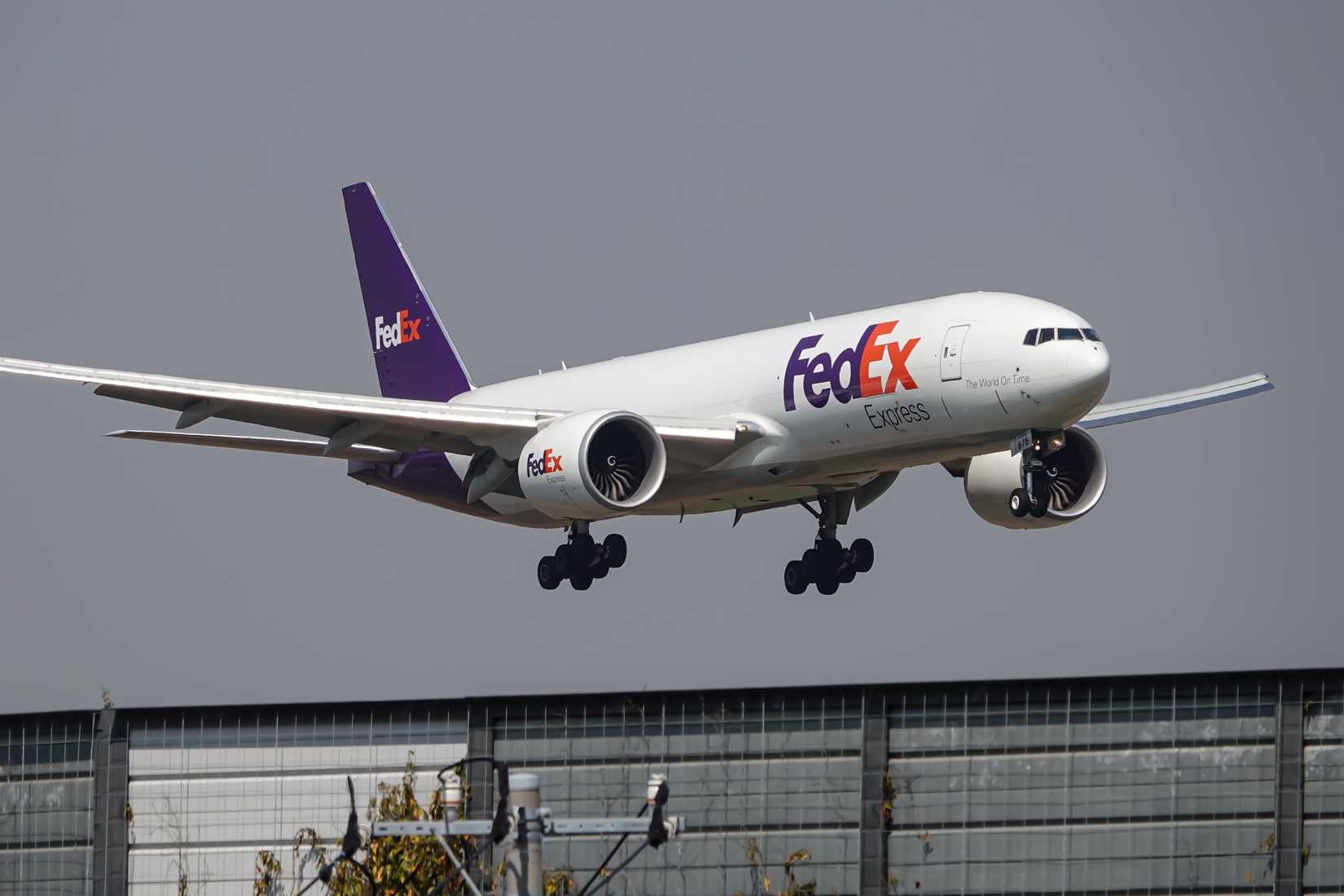 FedEx Delays MD-11 Retirement To 2032 & Orders 8 Boeing 777Fs