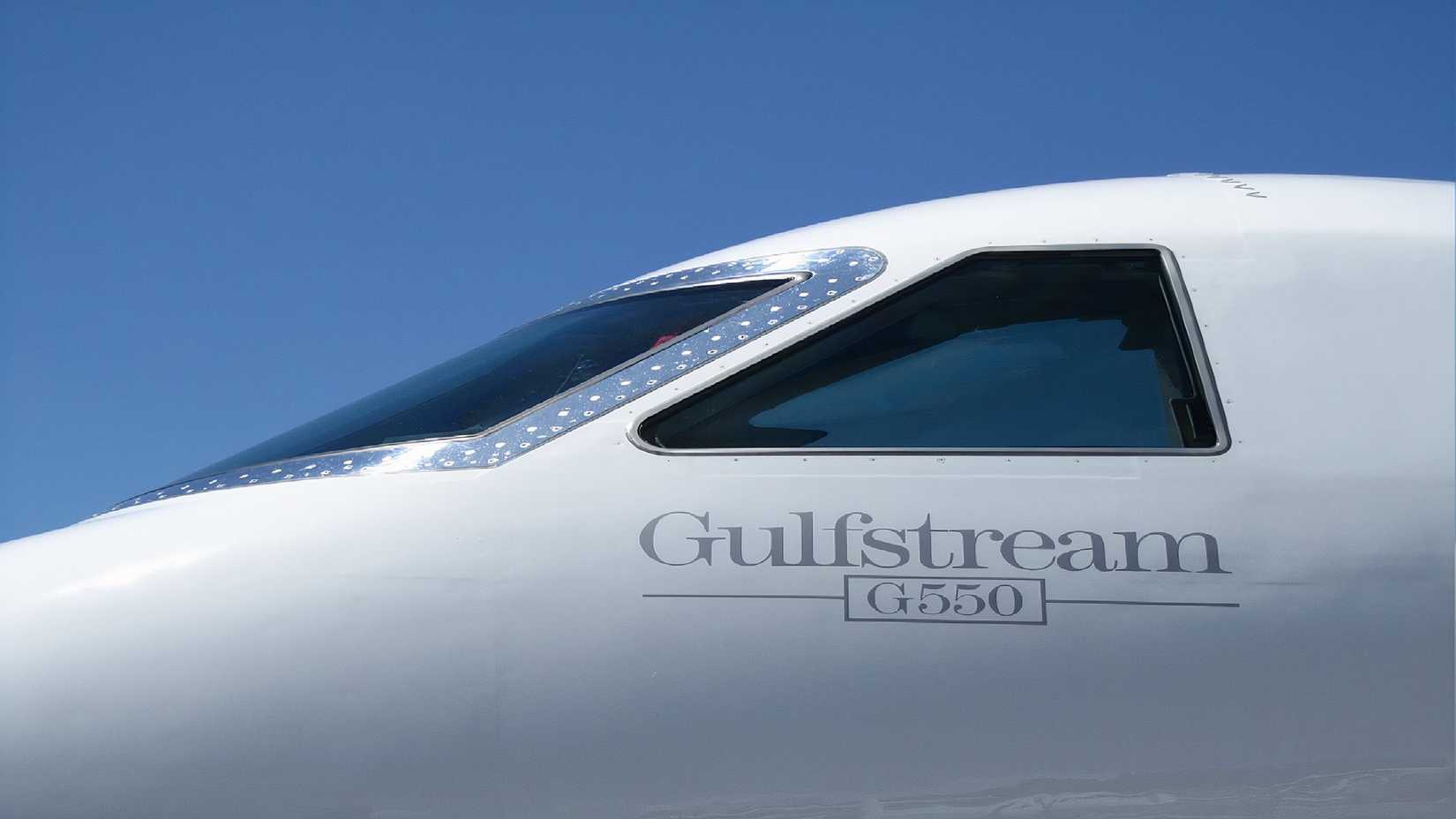 Gulfstream_G550_flight_deck_in_2011