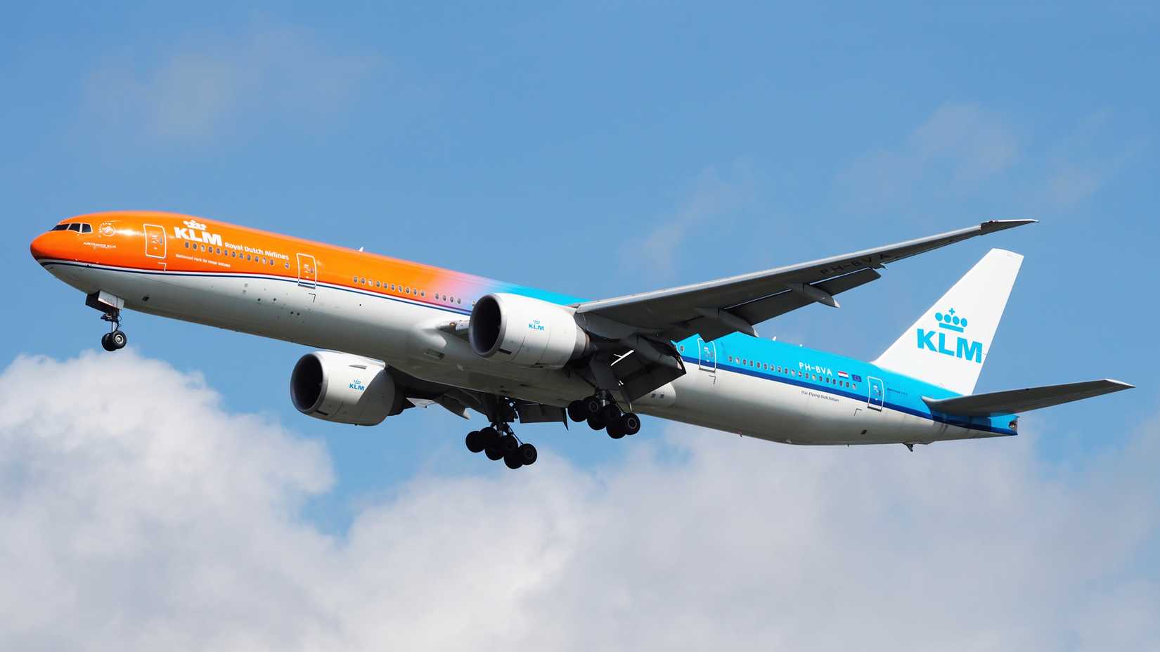 KLM Boeing 777-300ER final