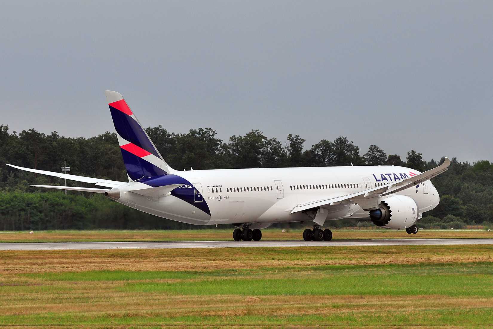 LATAM Airlines Boeing 787-9 at FRA