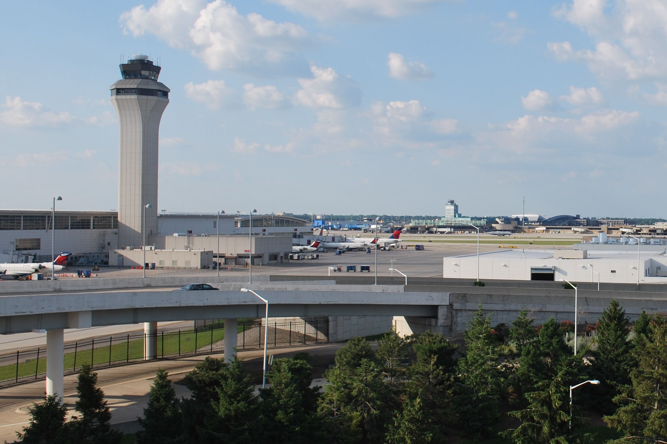 Failed Food Inspection In Detroit Causes Airlines To Cease Inflight Catering