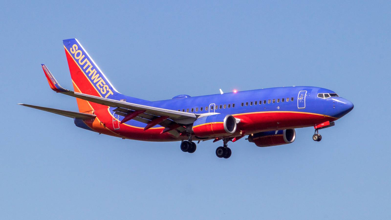 End Of An Era: Southwest Retires Its Final Boeing 737-700 With Canyon Blue Livery