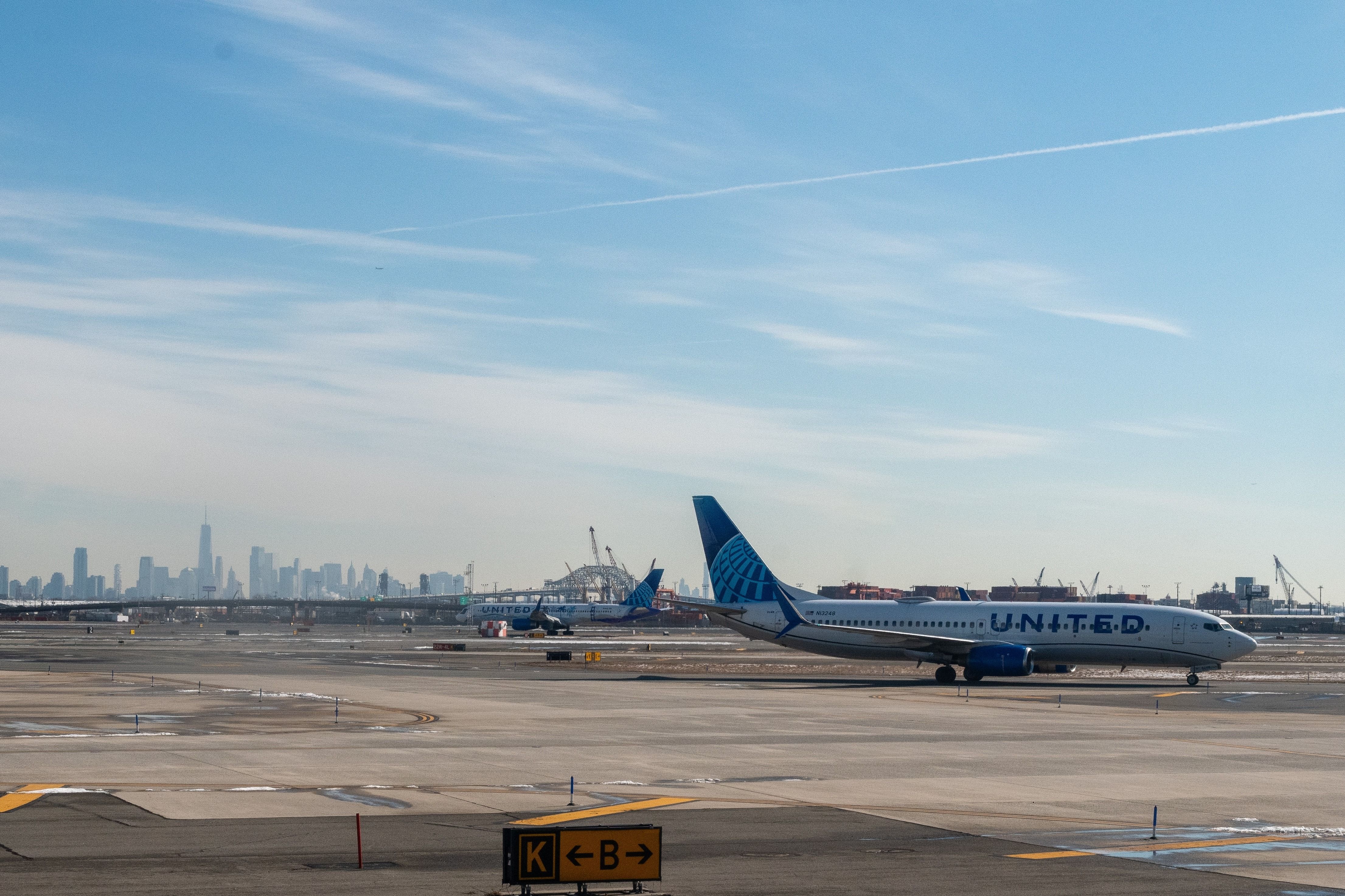 Flights Delayed Nearly 3 Hours At Newark Liberty International Airport After Starbucks Fire