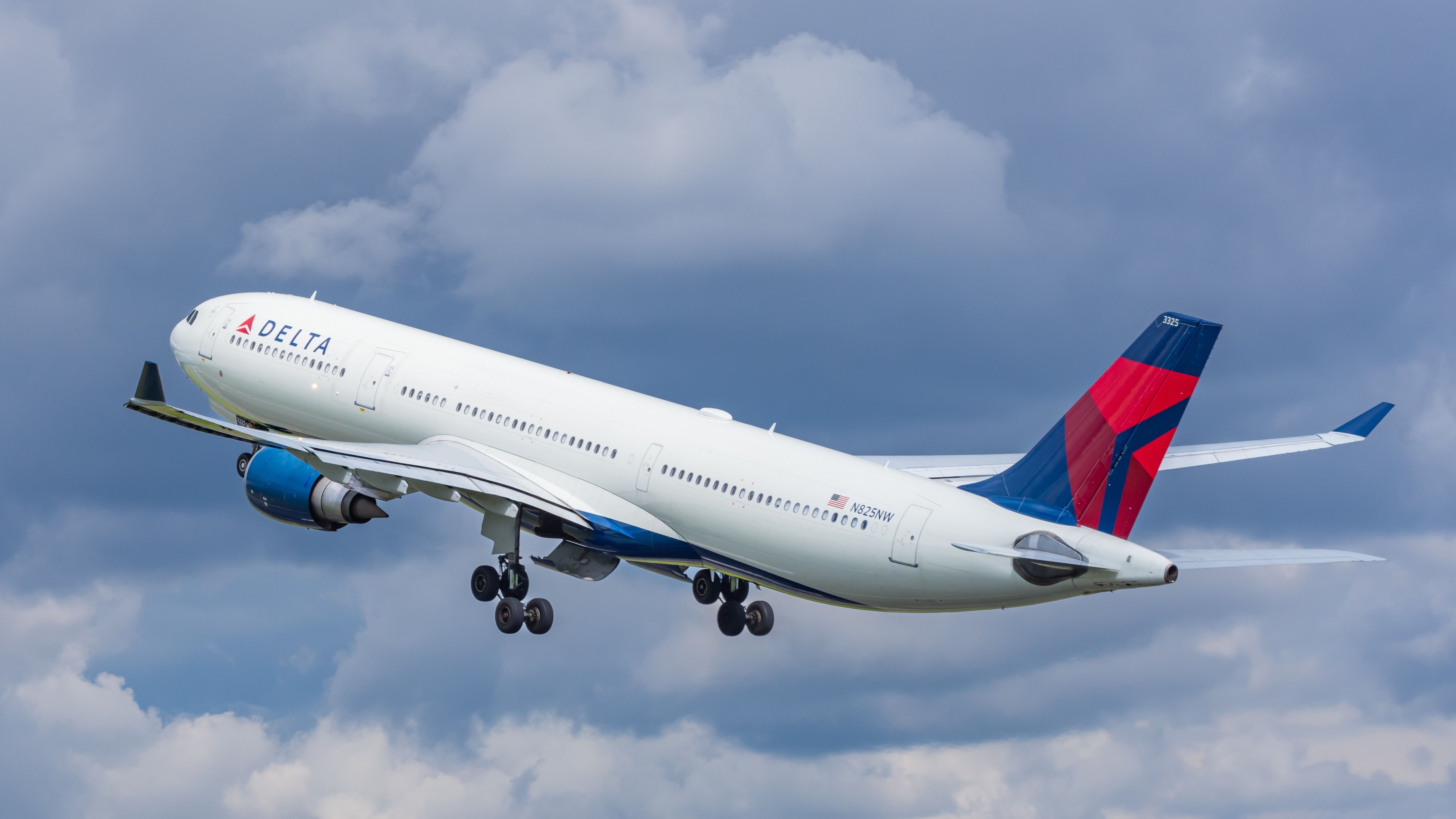 Delta Air Lines Cancels Flight After Airbus A330-300 Engine Issue