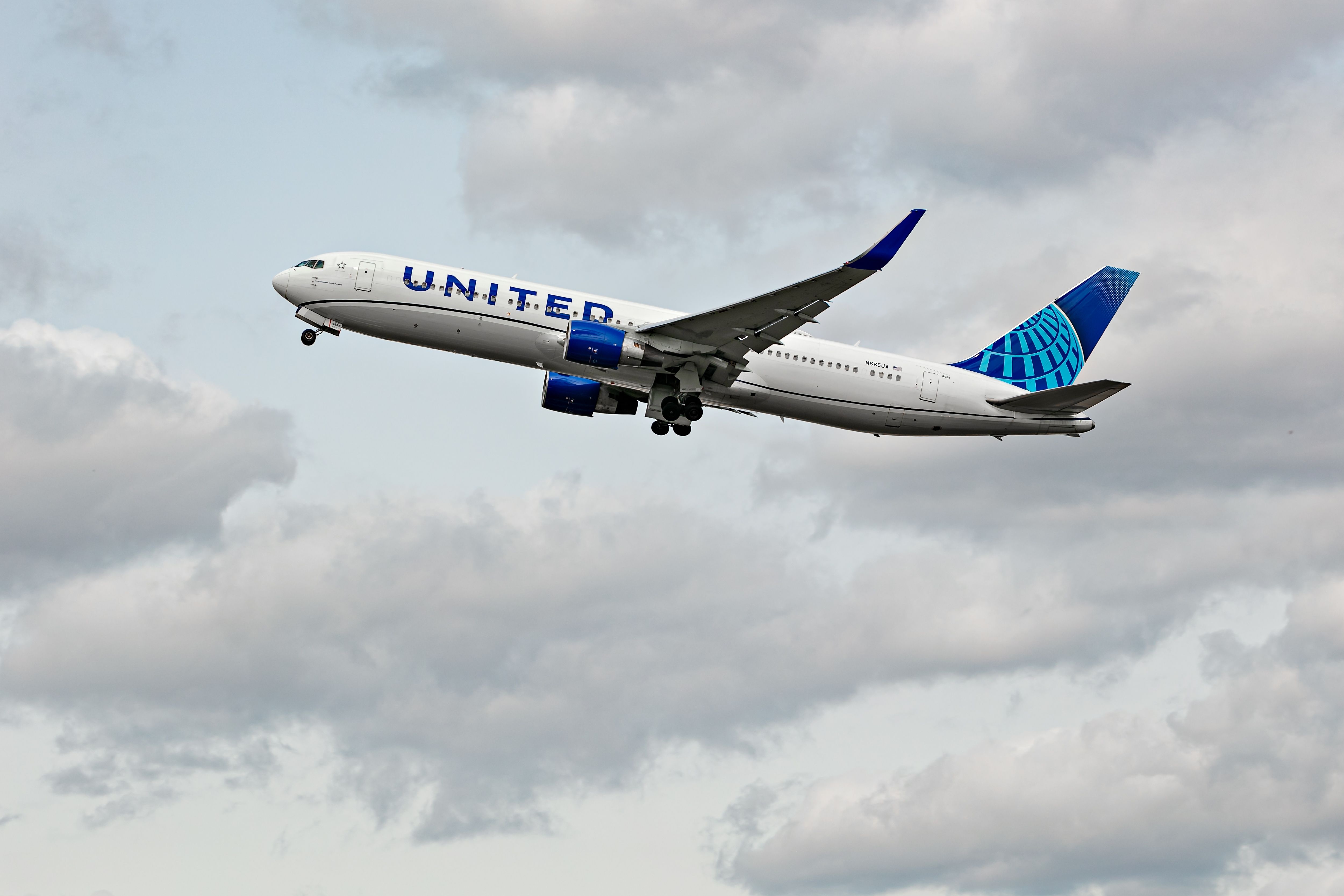 United Airlines Reduces Daily London Flights From Los Angeles & Washington Dulles