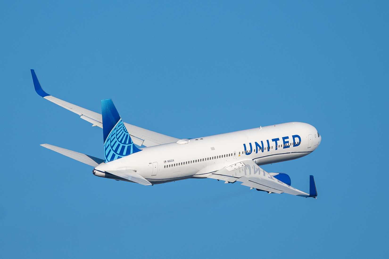 United Airlines Boeing 767-300ER departing LHR 