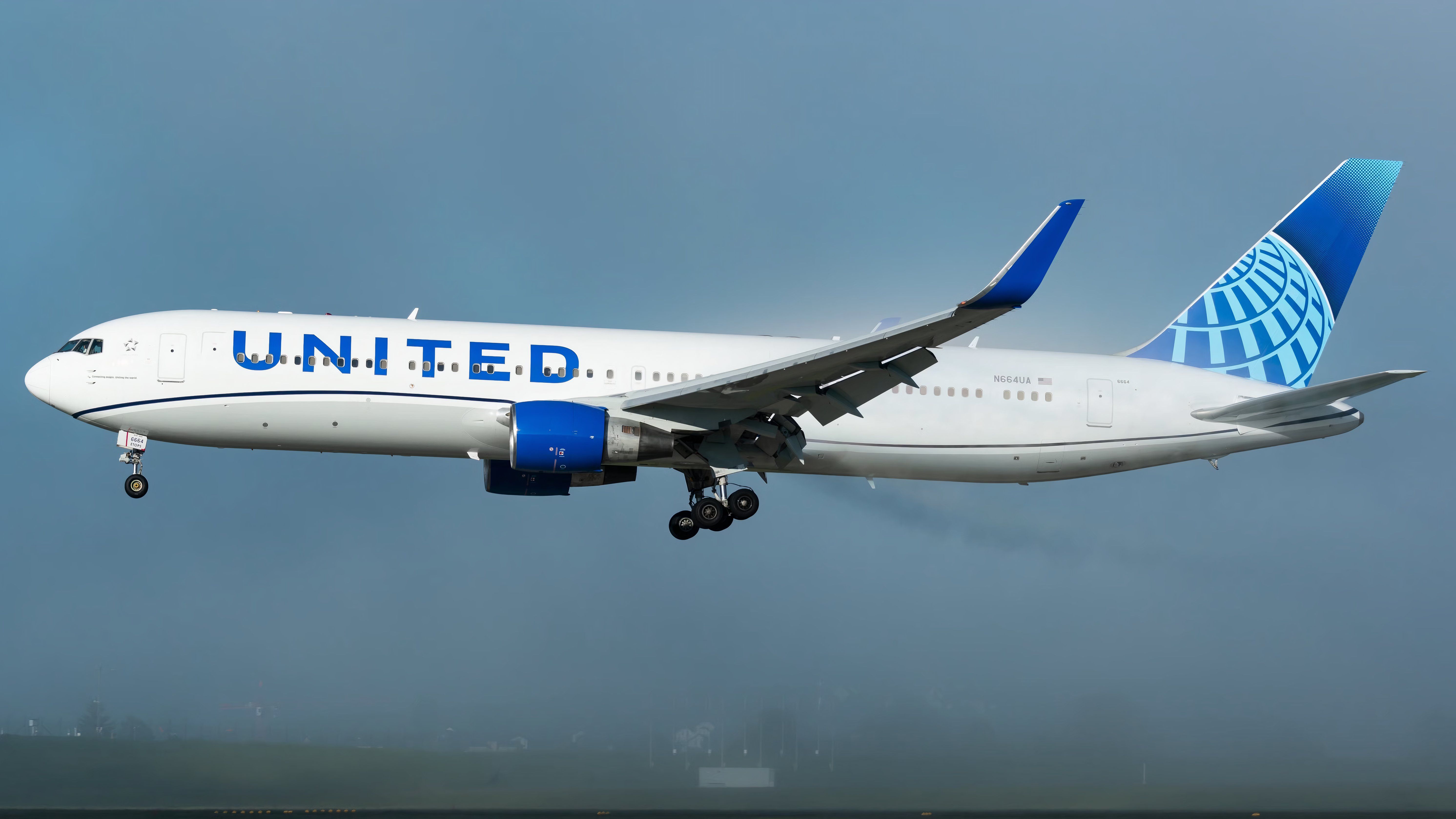 UA ユナイテッド航空 Planetags B767-300ER Wings of United: The Journey of Boeing 767-322ER N646UA