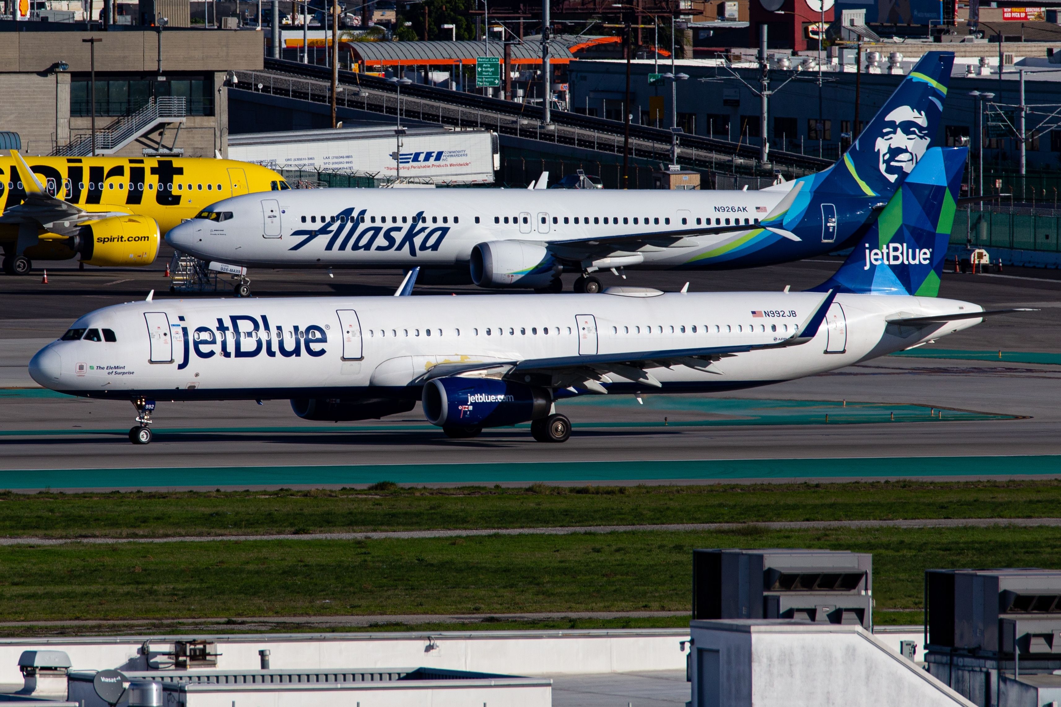 Why Alaska Airlines Doesn't Want Your Checked Bag To Be Late