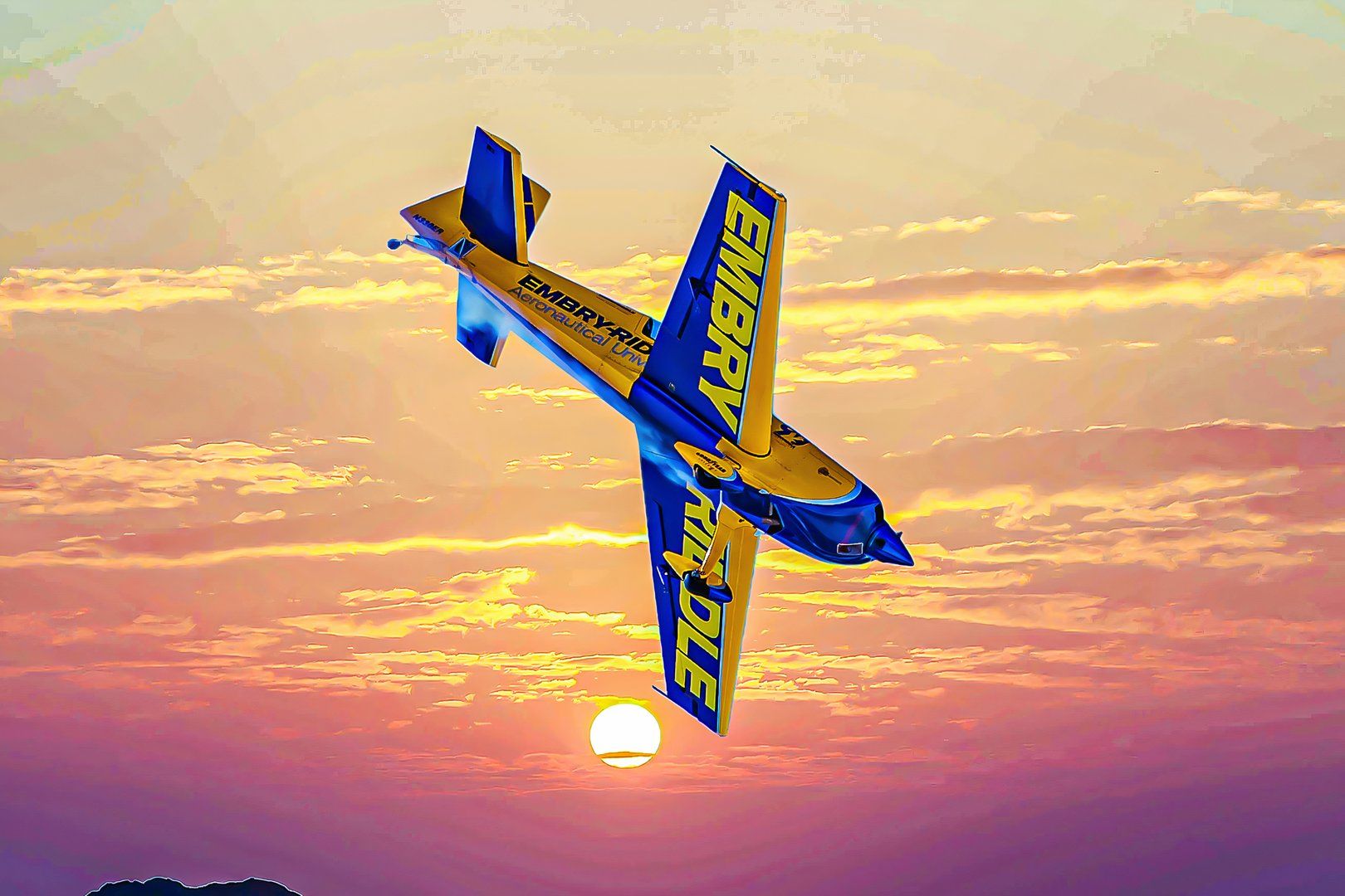 Which US Universities Offer Professional Flight Schools?