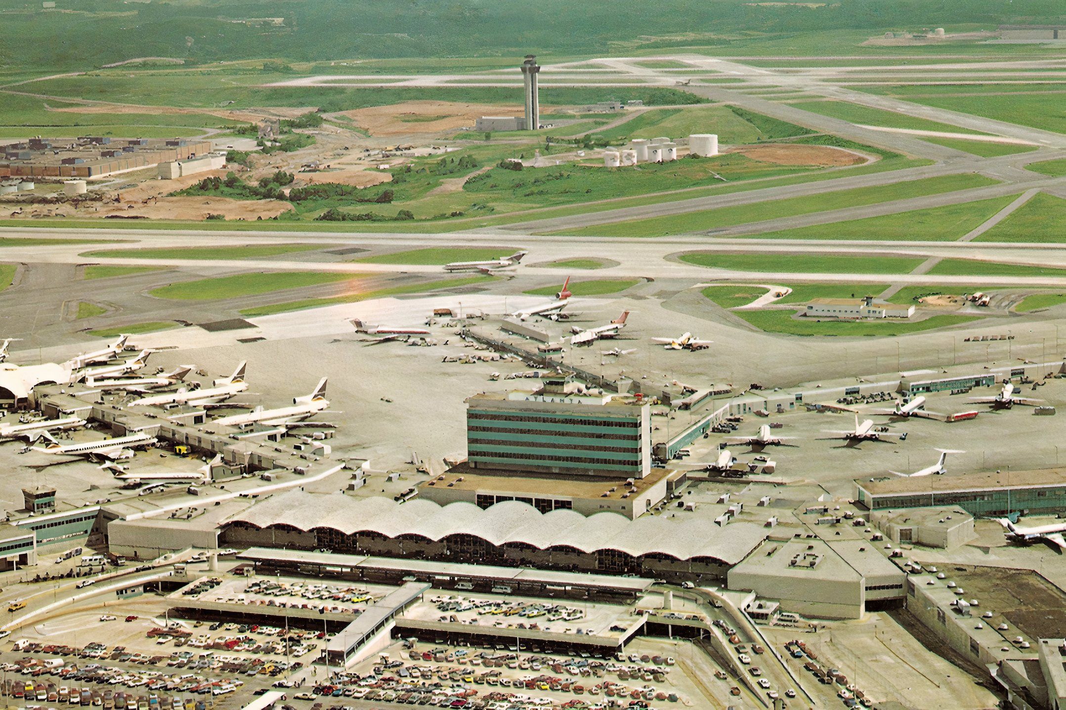 ATL: 5 Fast Facts About The World's Busiest Airport
