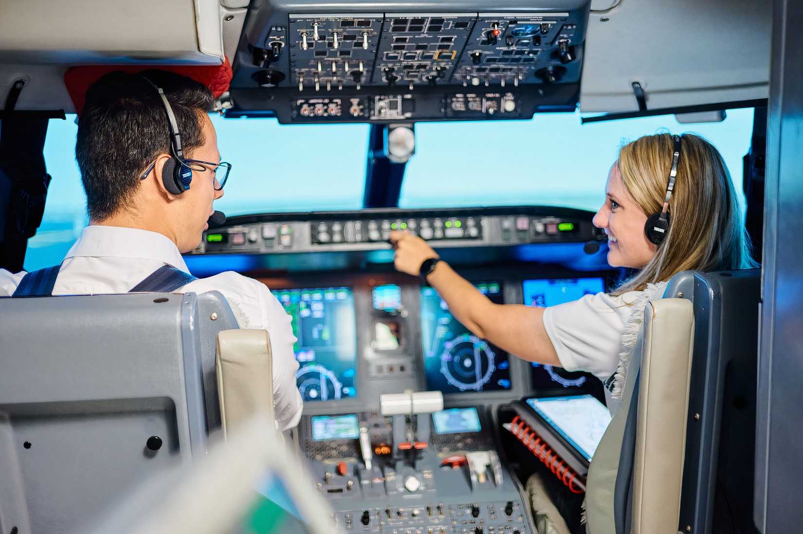 CAE And easyJet Expanding European Flight Training