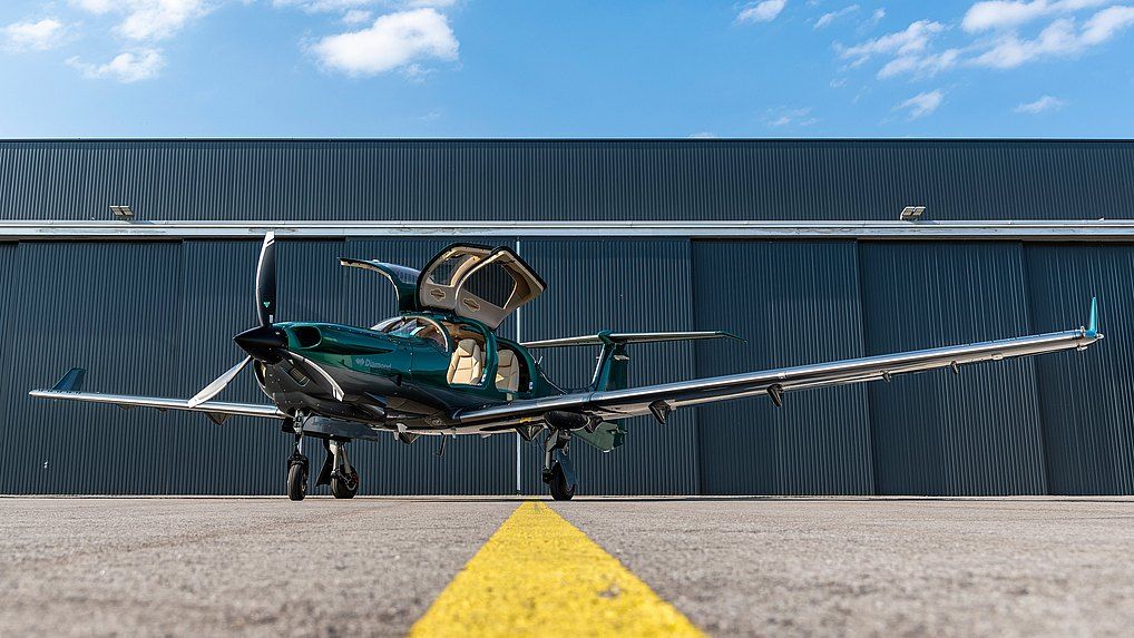 What Makes The Diamond DA50 RG Stand Out?
