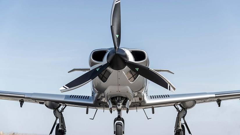 What Makes The Diamond DA50 RG Stand Out?